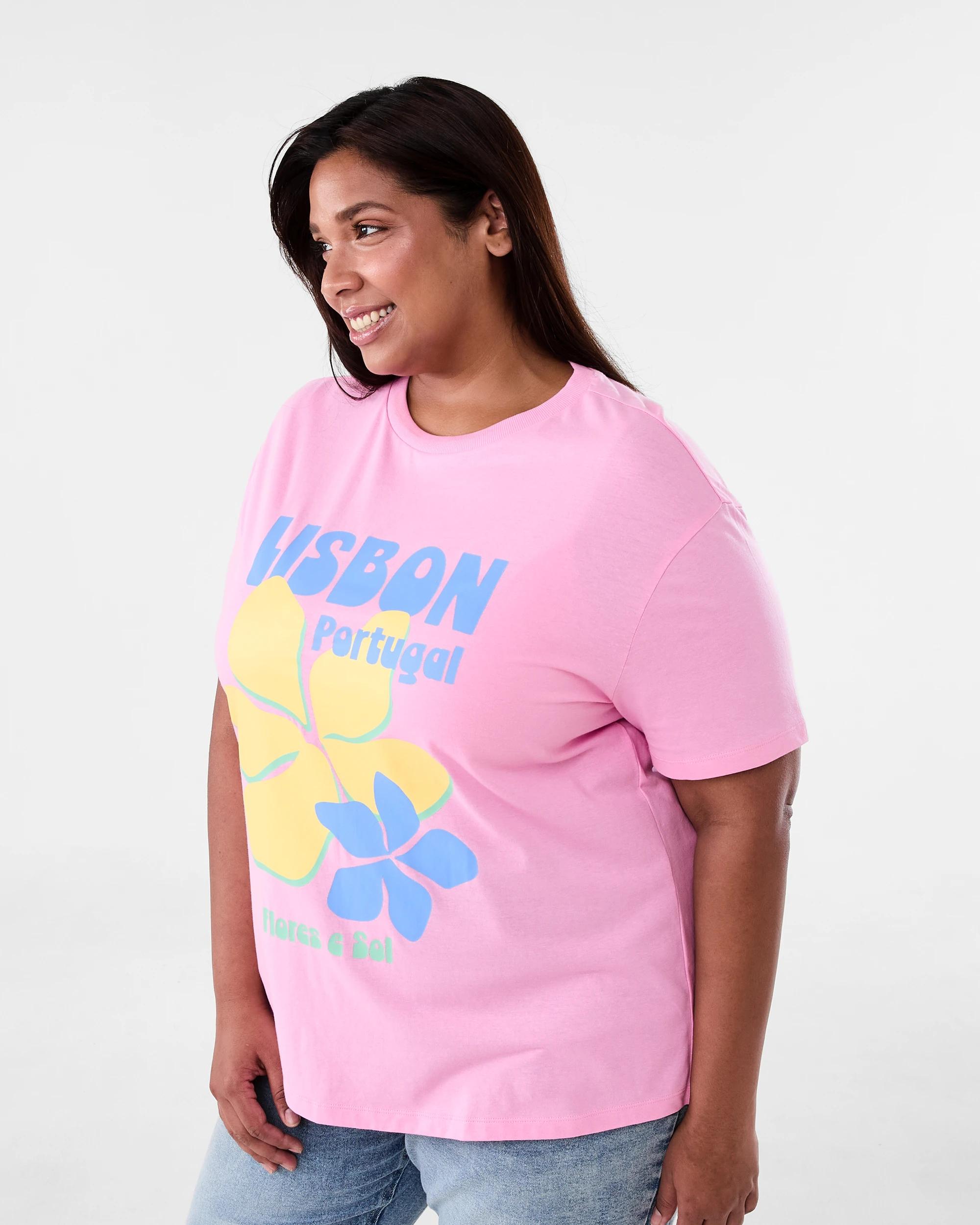 2 Curve Short Sleeve Boyfriend T-shirt Lisbon, 2 of 5