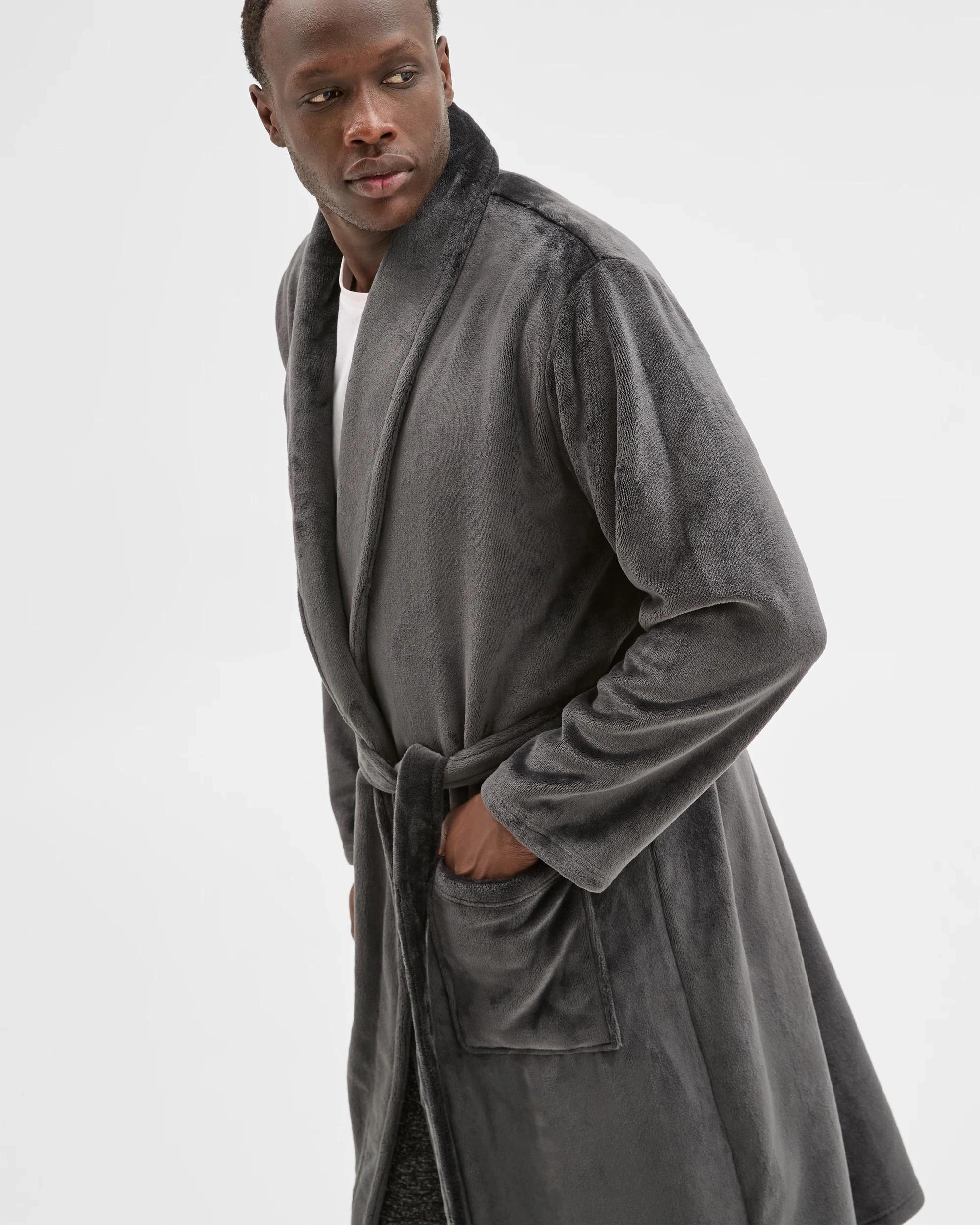 4 Target Man Coral Fleece Robe CHARCOAL, 4 of 6