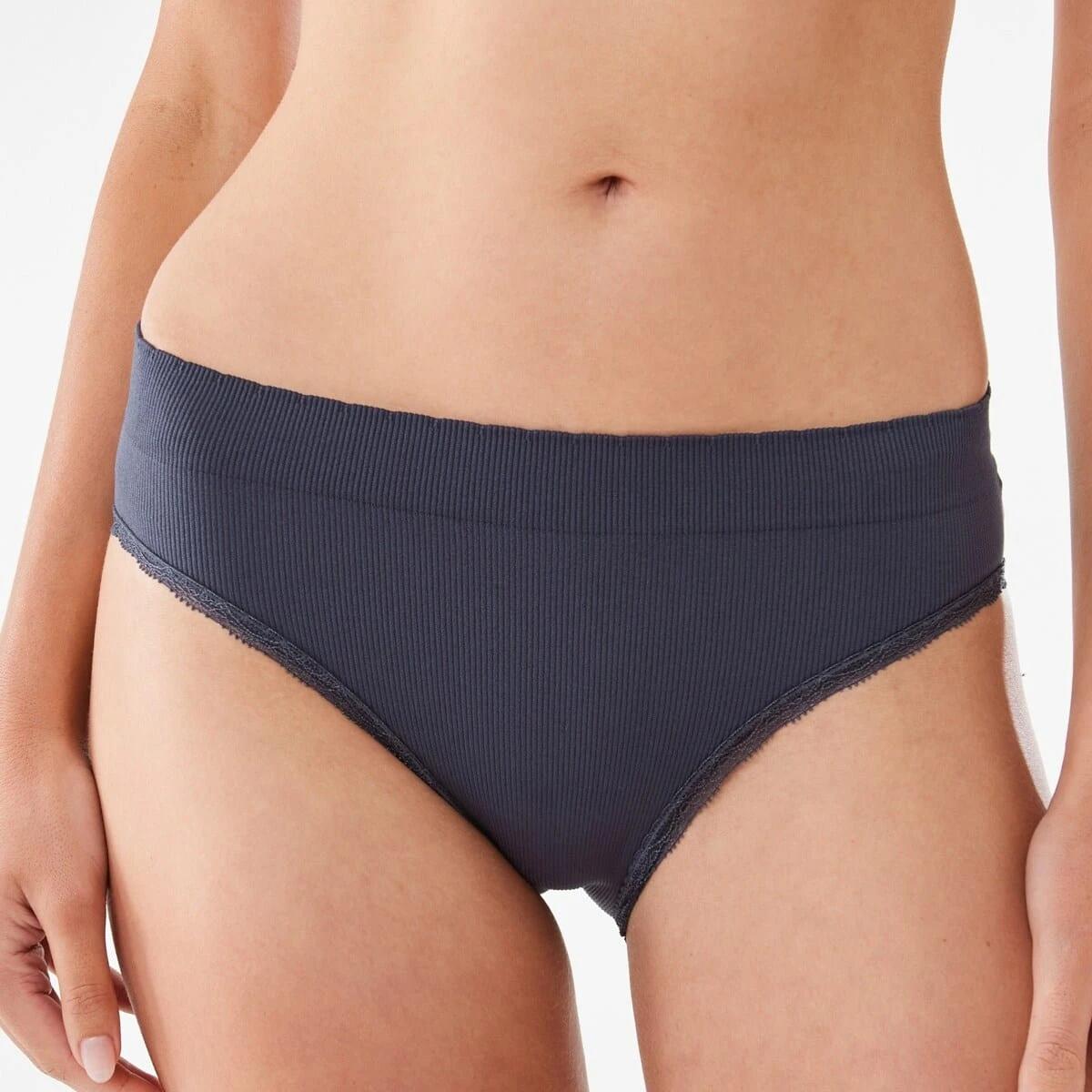 5 3 Pack Seamfree Bikini Briefs Lily Spt, 5 of 9