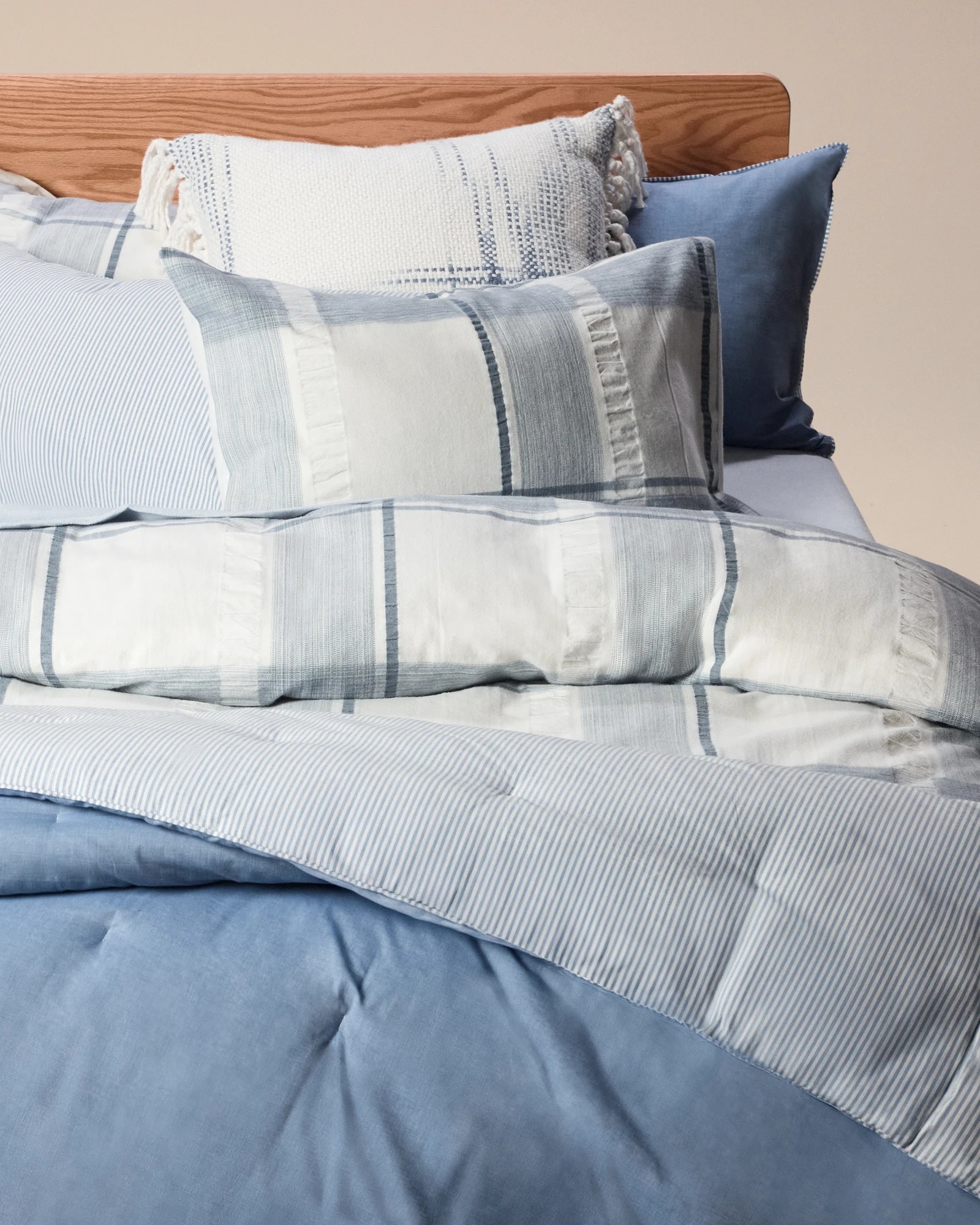 3 Target Cillian Textured Cushion - Blue, 3 of 3