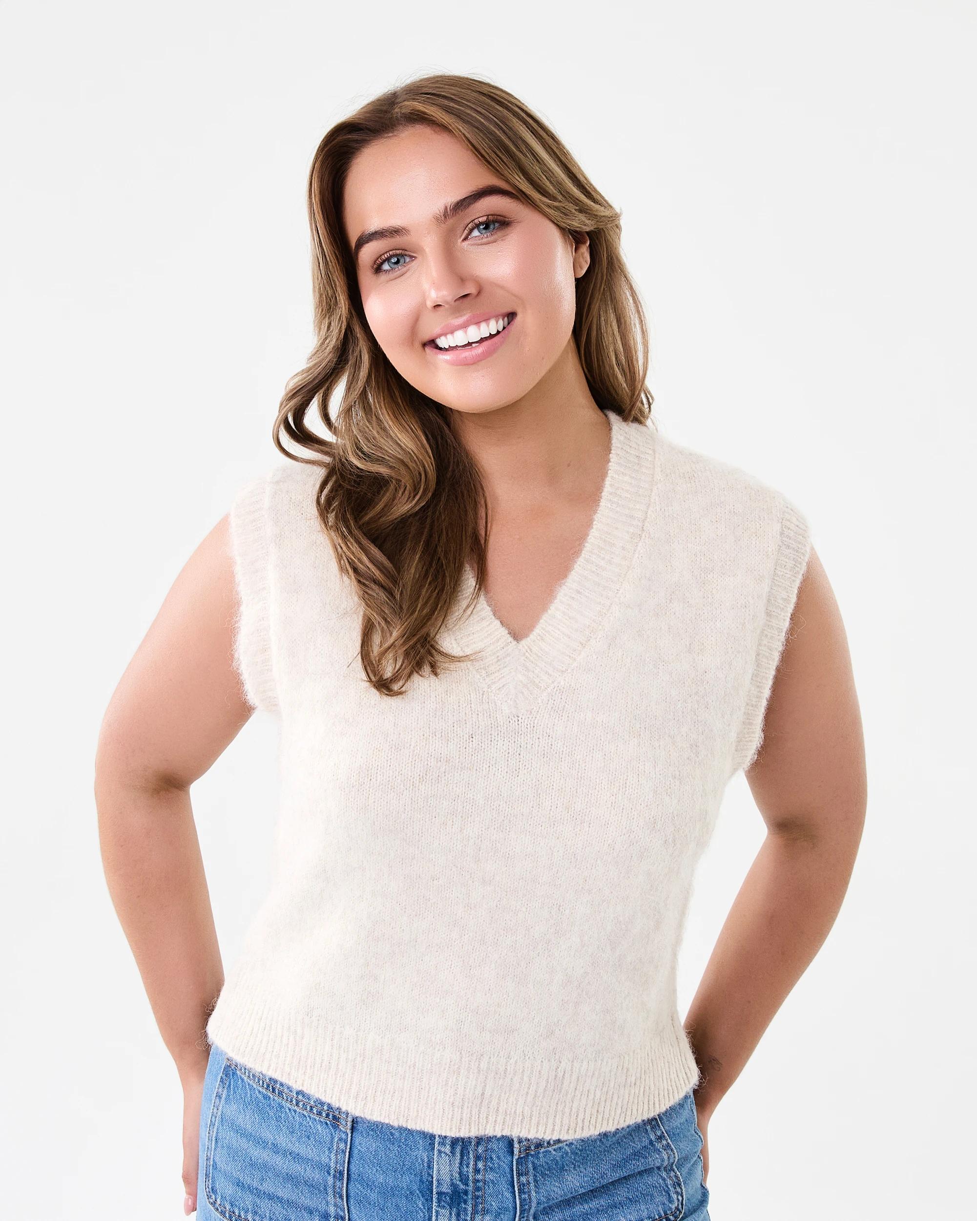 1 Fluffy Vest Loml Marle, 1 of 6