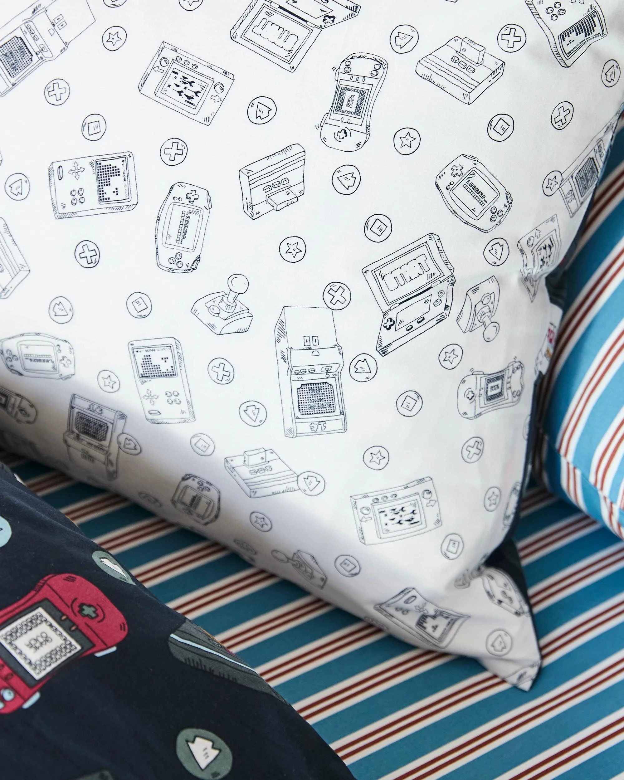 4 Target Vintage Gaming Australian Cotton Reversible Quilt Cover Set - Single Bed - Black, 4 of 4