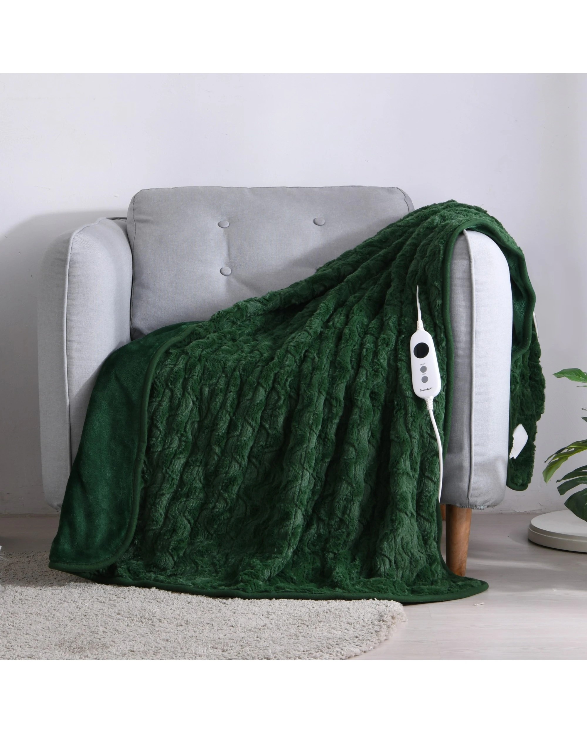1 Dreamaker Felix 500gsm Faux Fur Heated Throw 130x160cm - Eden, 1 of 5