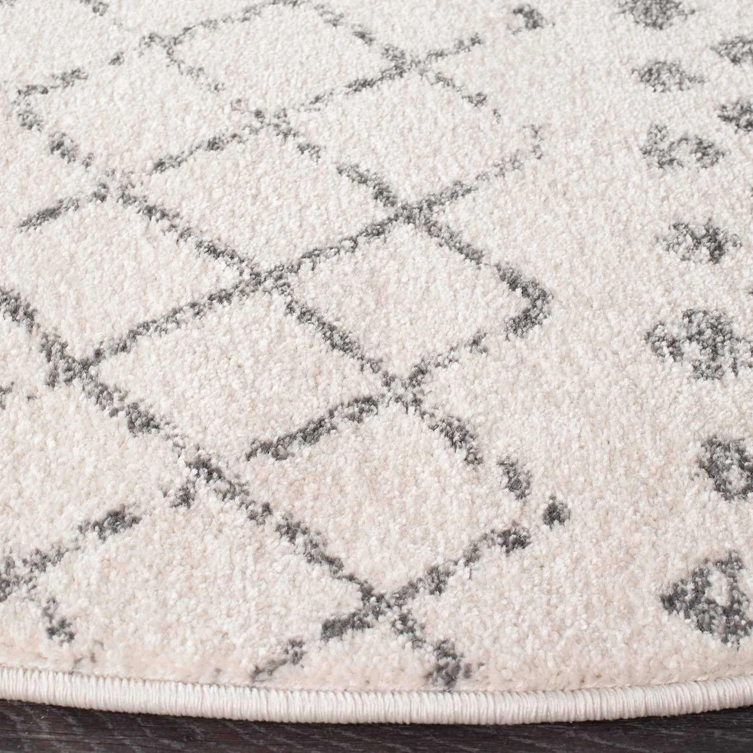1 Common Ground Rugs Bluebay 454 150x150cm - Small Round Power Loomed Pet Friendly Rug - Natural, 1 of 5