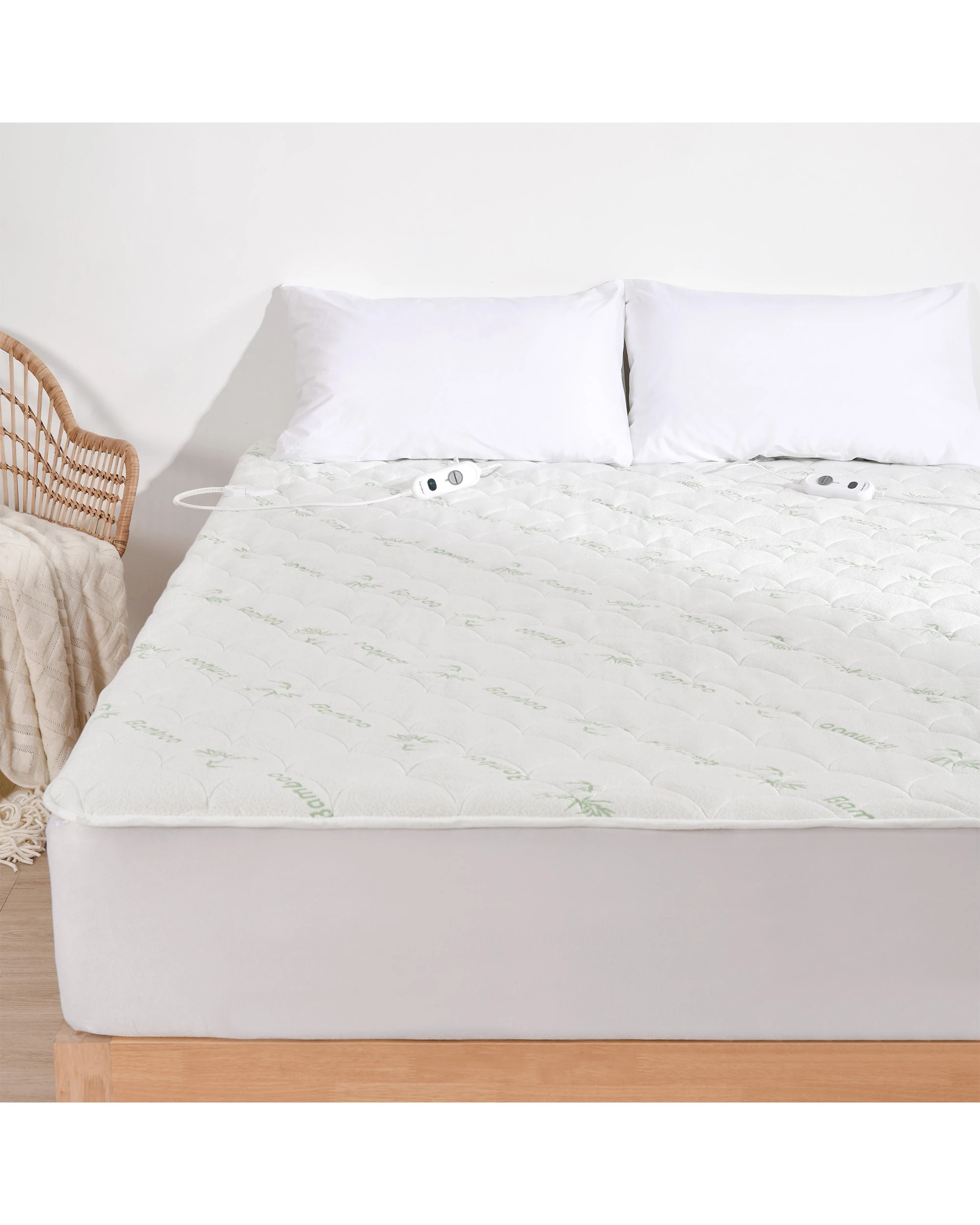 1 Dreamaker Bamboo Quilted Electric Blanket - Queen Bed - White, 1 of 9