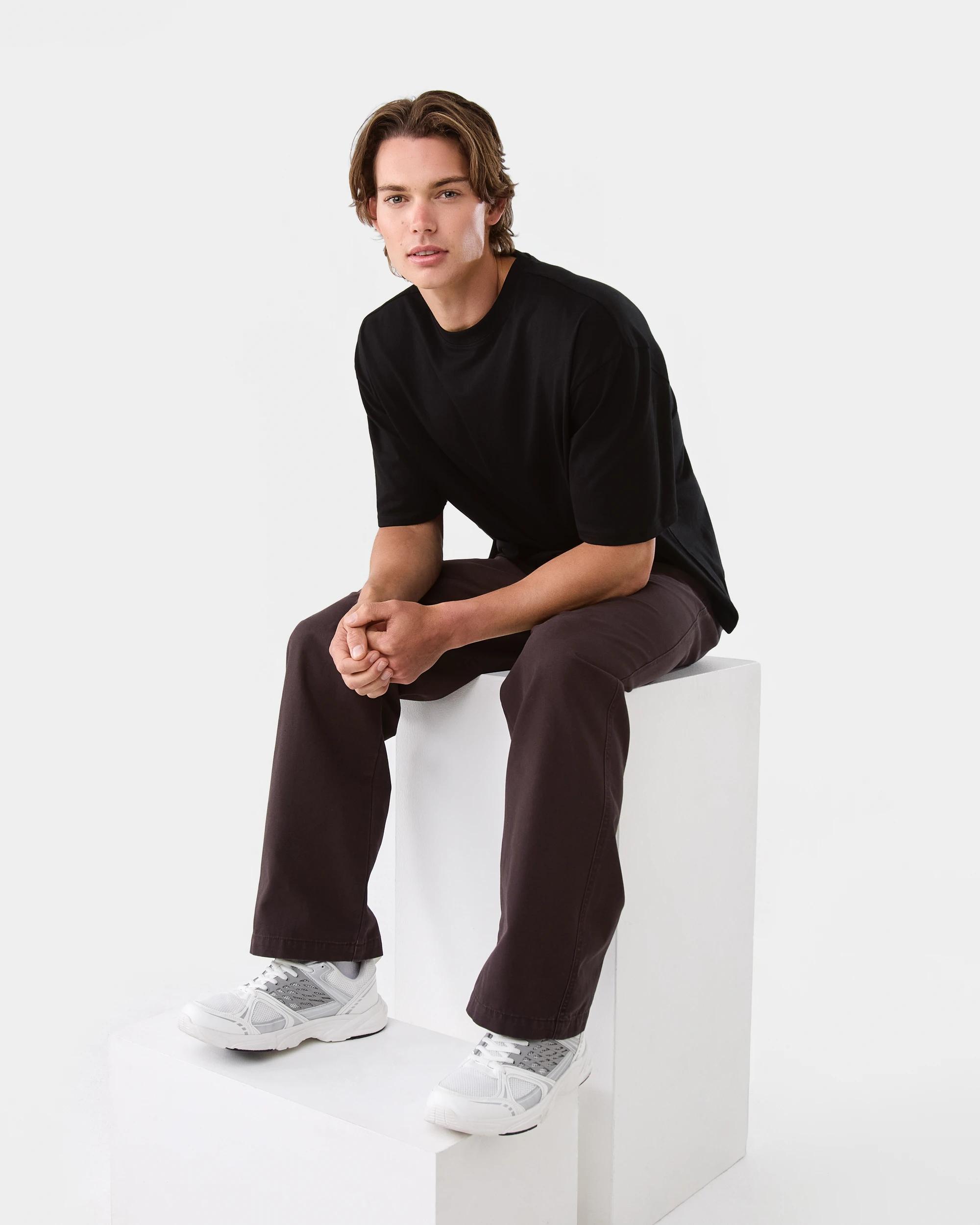 8 Boxy Core T-Shirt Black, 8 of 9