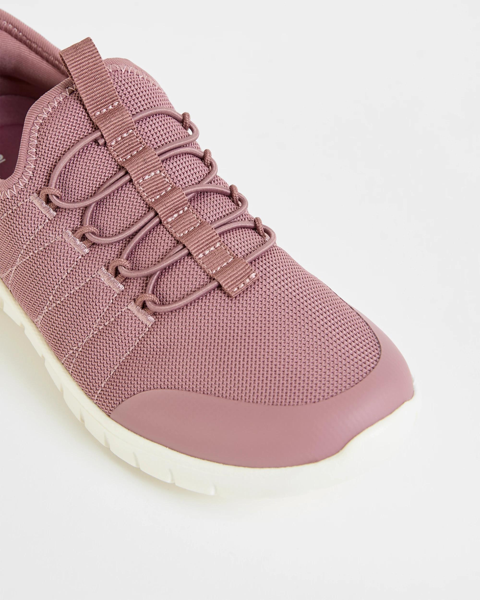 3 Target Woman Hands Free Comfort Runner - Tracie MINK PINK, 3 of 3