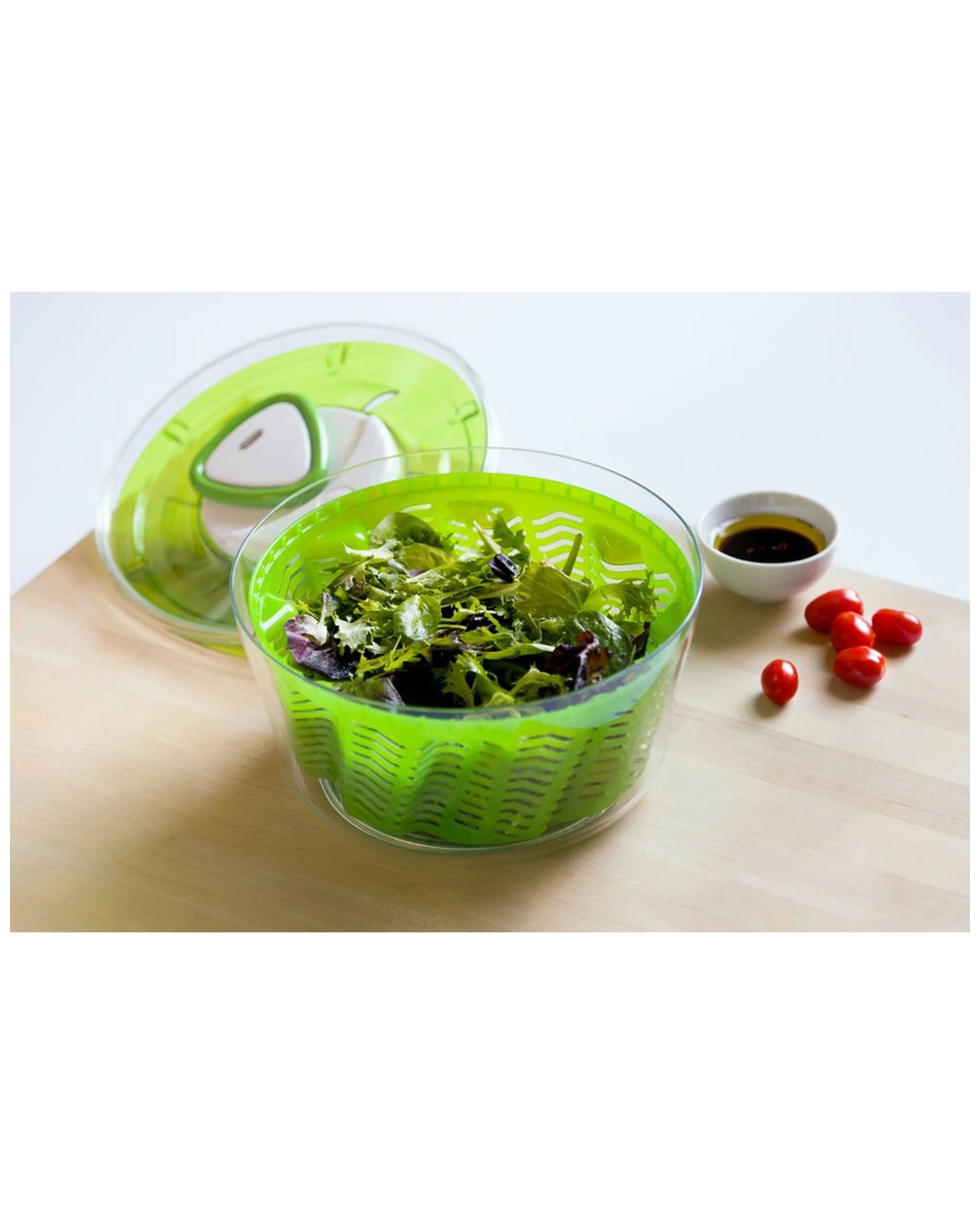 4 Zyliss 22cm Easy Spin Salad Spinner — Compact Durable Small Salad Dryer Green - Green, 4 of 5