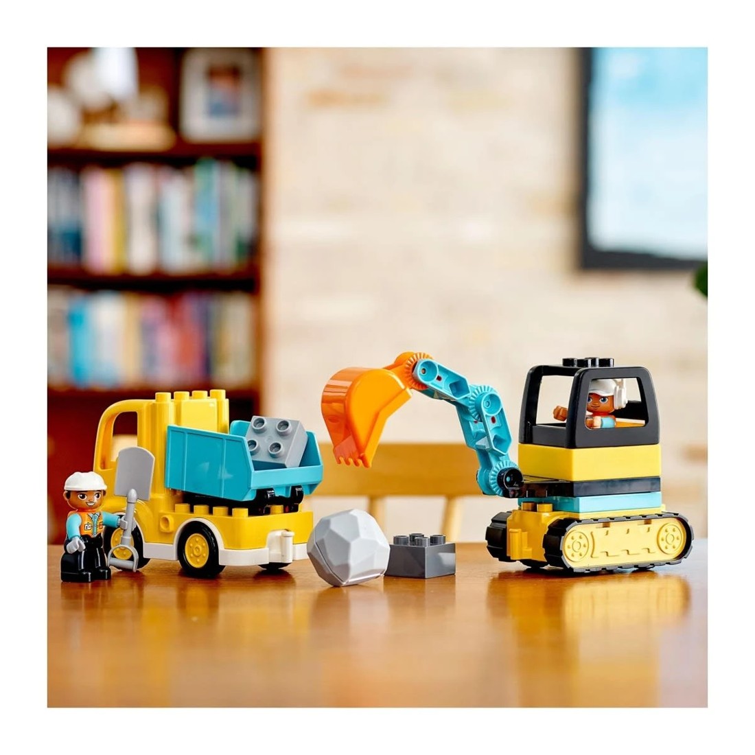 10 LEGO DUPLO Town Truck & Tracked Excavator 10931, 10 of 11