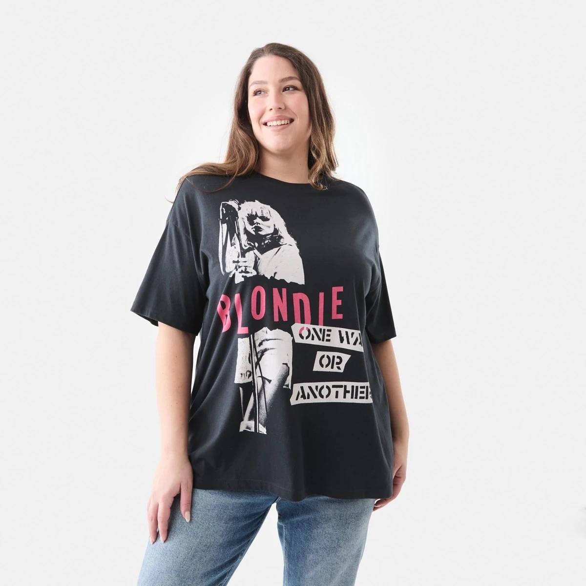 1 Curve Short Sleeve Blondie License T-shirt Blondie, 1 of 5