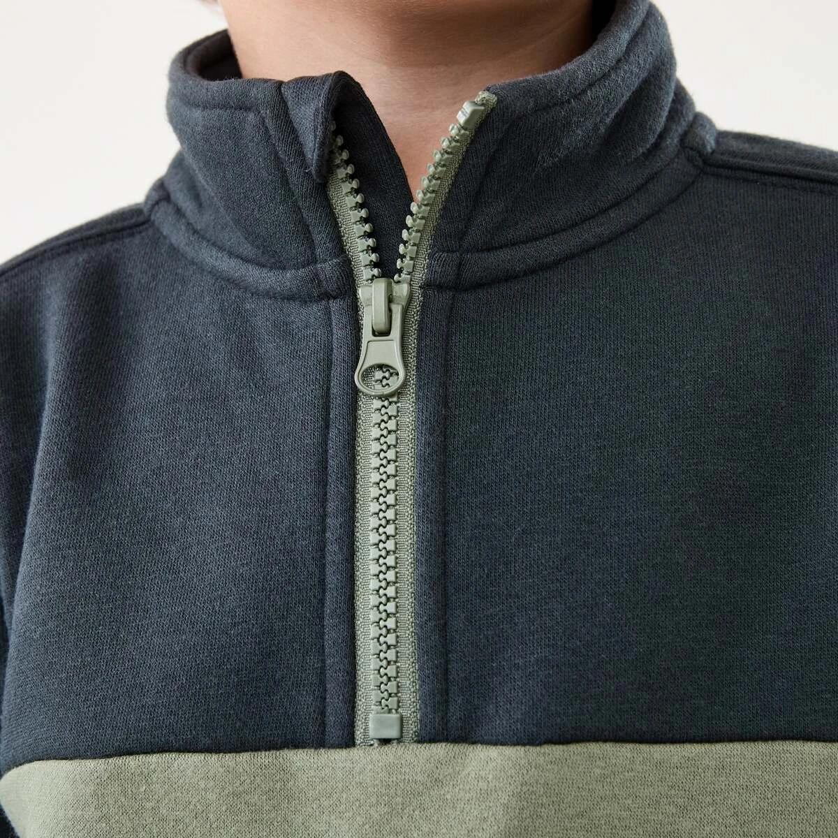 3 Quarter Zip Sweatshirt Wood Grey, 3 of 10