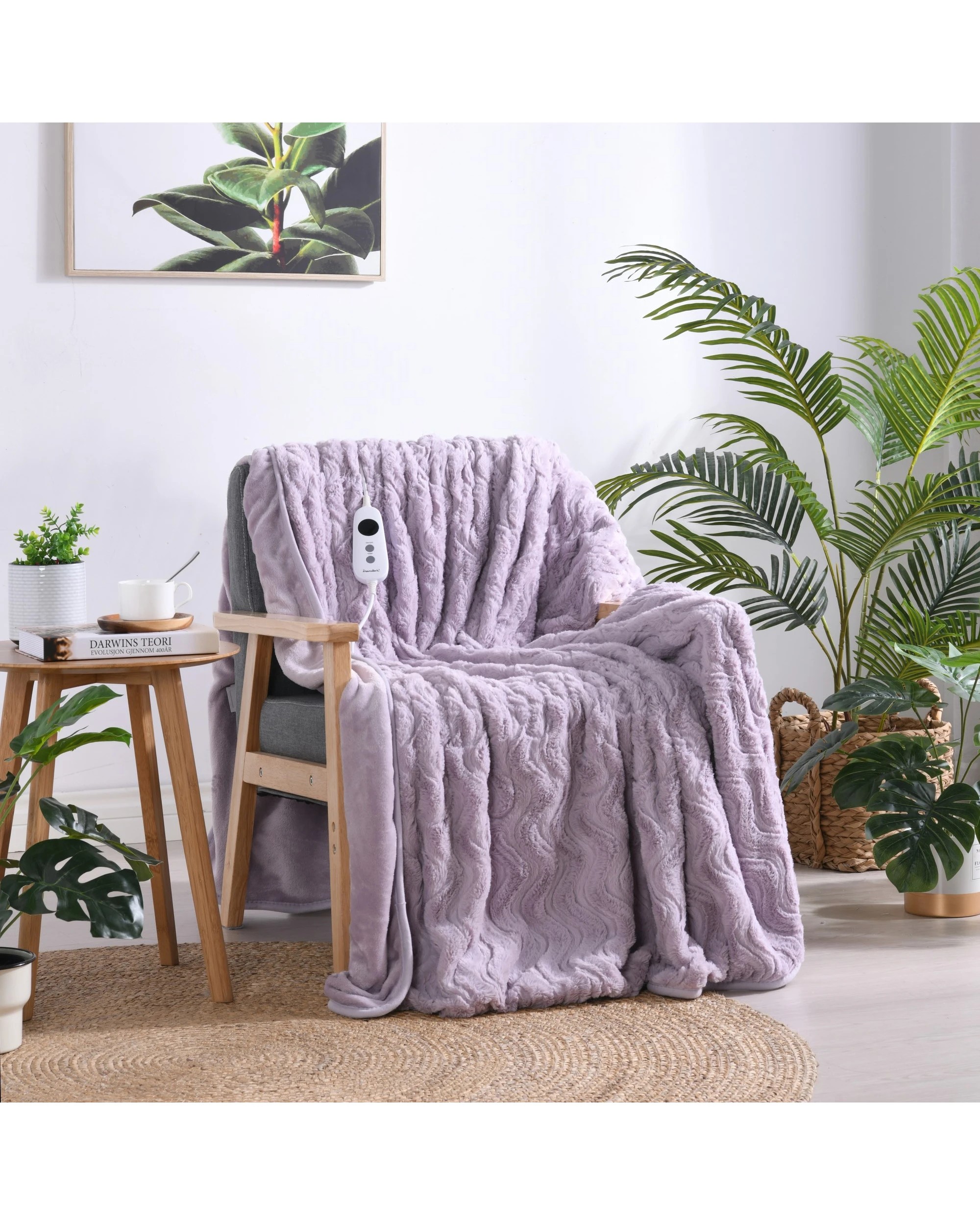 1 Dreamaker Felix 500gsm Faux Fur Heated Throw 180x200cm - Lavender, 1 of 7