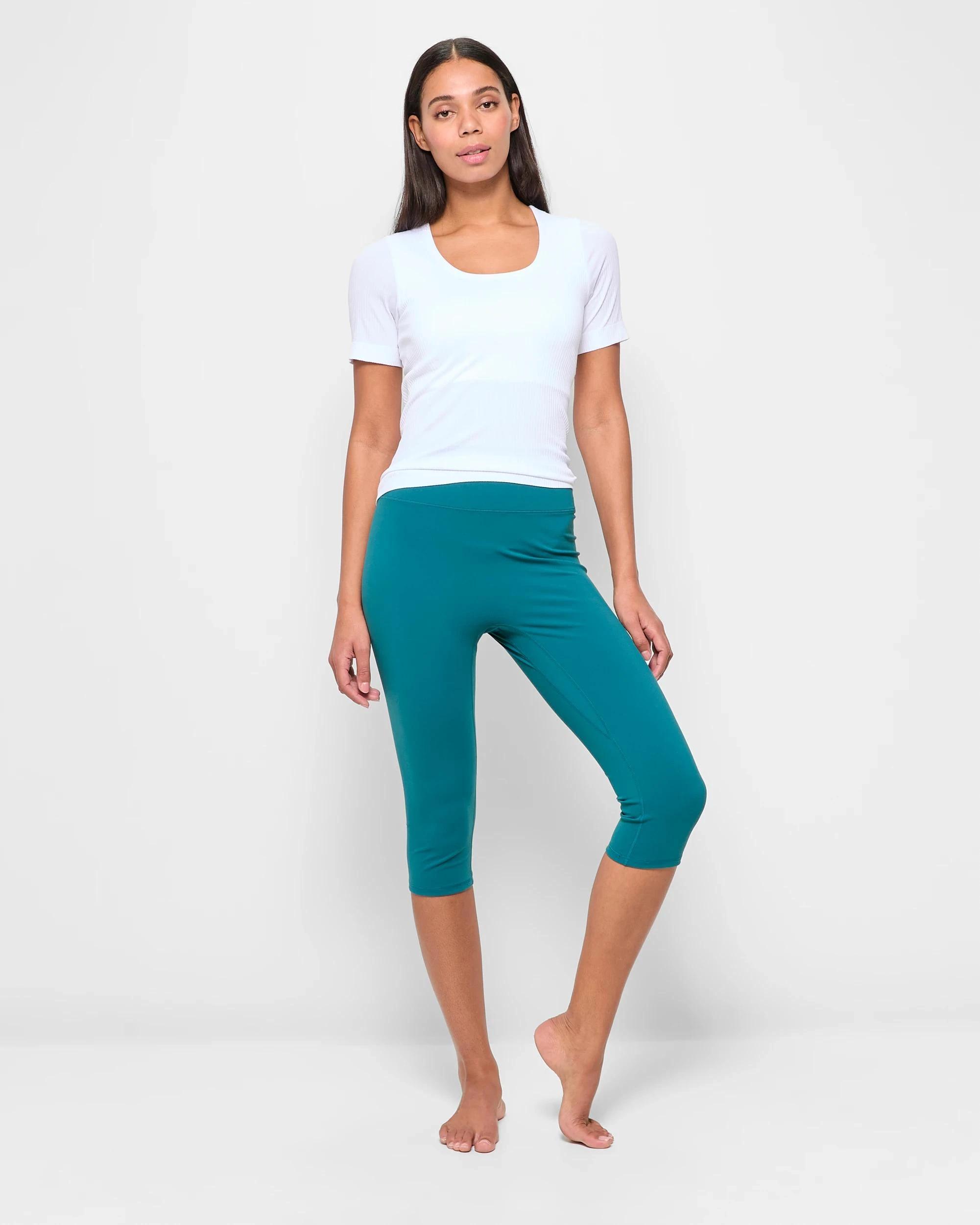 1 Target Active Studio Soft Crop Length Yoga Tights RAINFOREST, 1 of 5