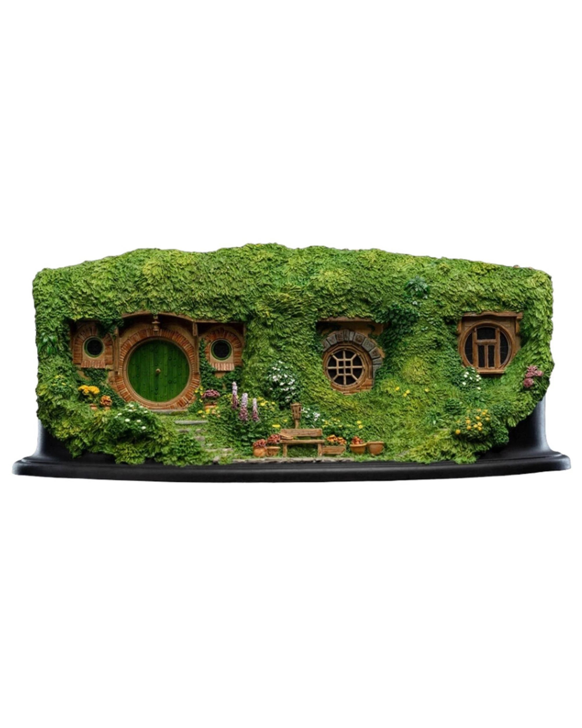1 The Lord of the Rings: Bag End Hobbit Hole Diorama, 1 of 1