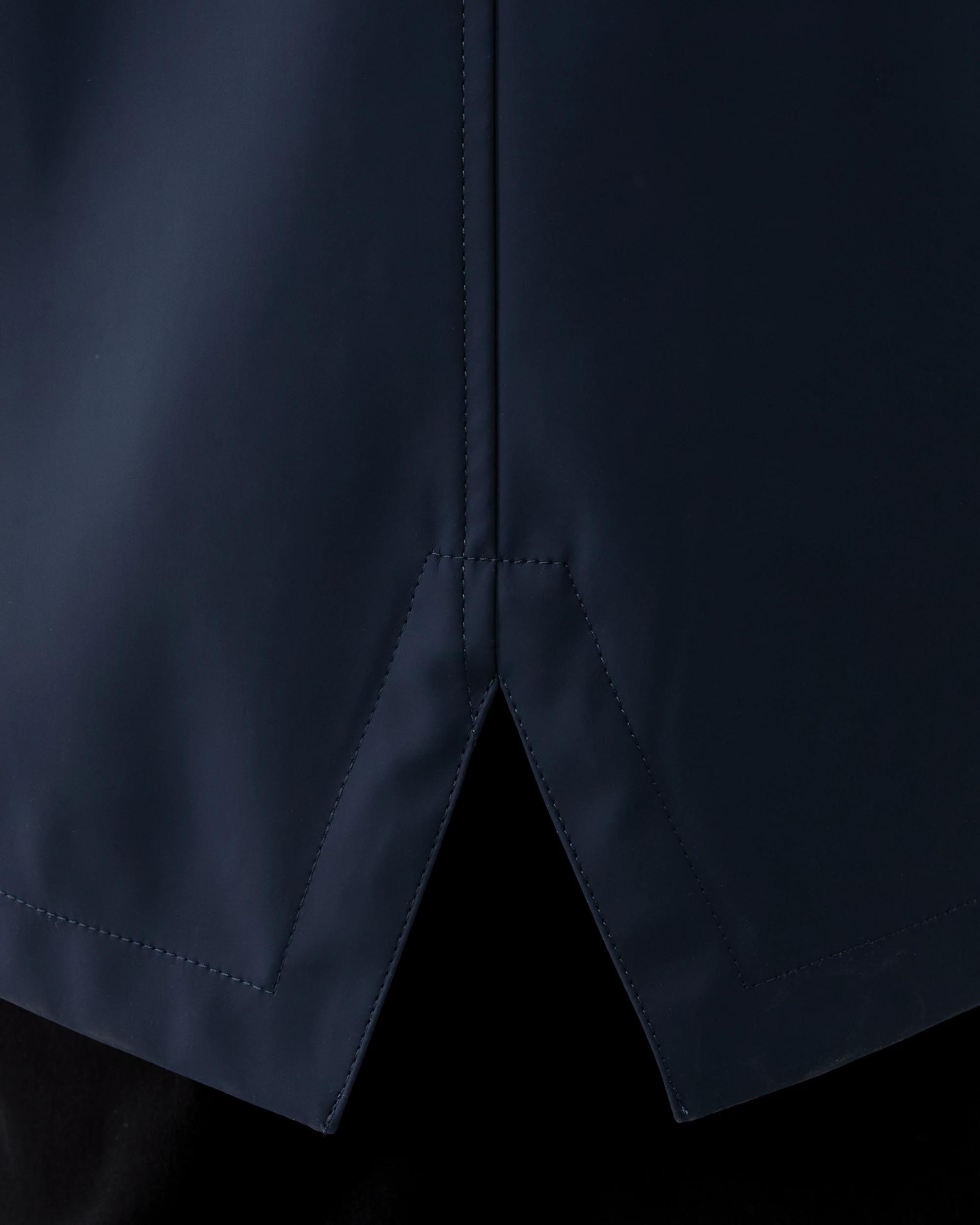 9 Curve Rain Coat Sky Cptn, 9 of 9