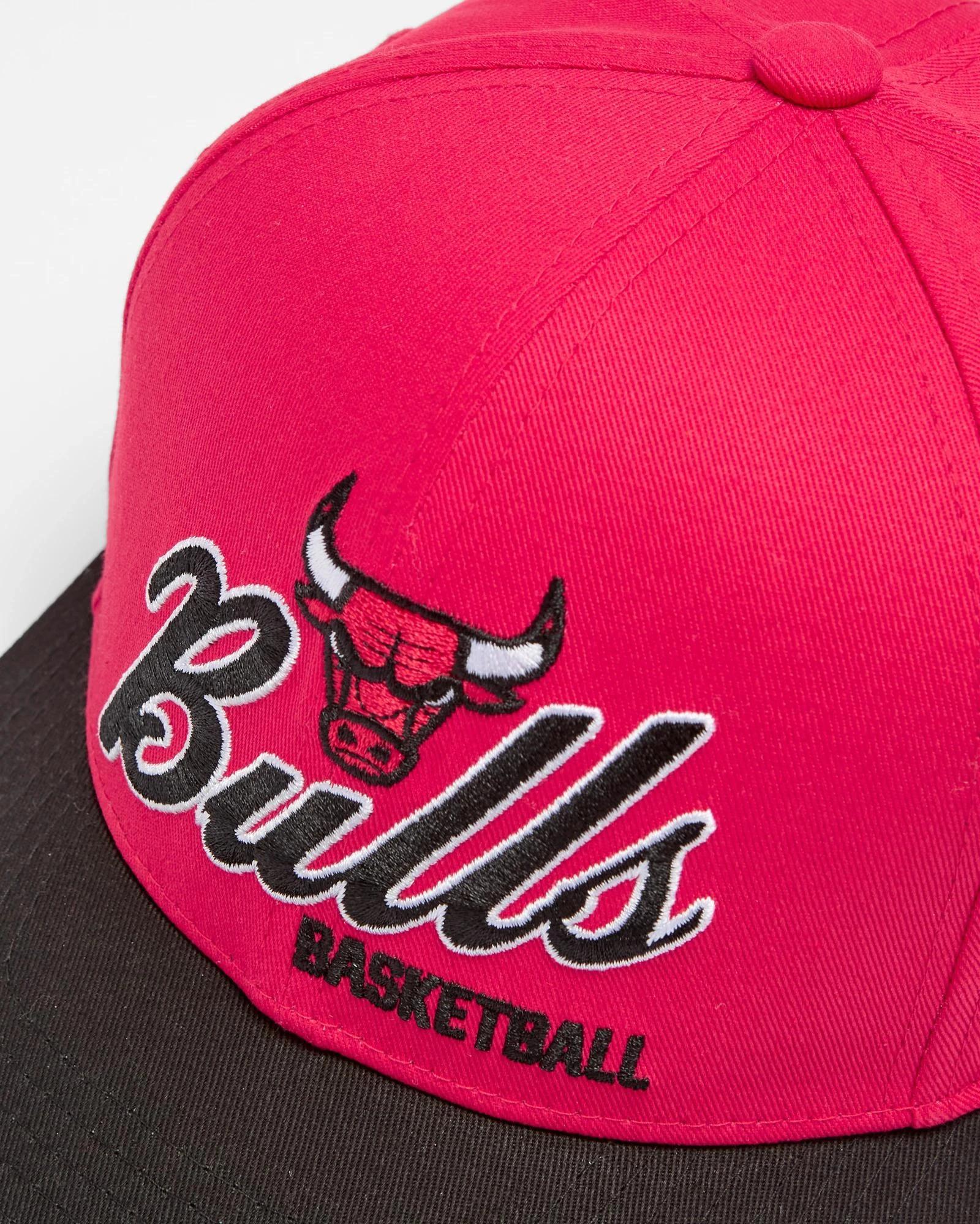 1 NBA Chicago Bulls Basketball Licensed Cap CHICAGO BULLS, 1 of 2