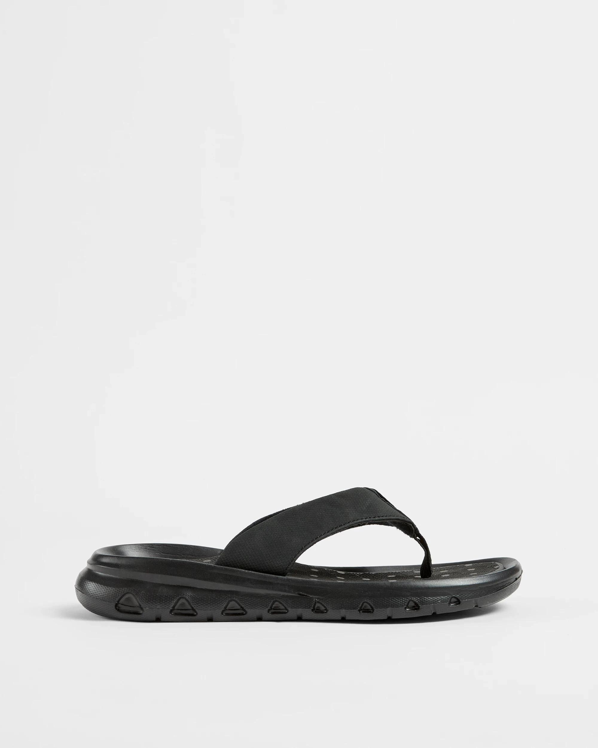 1 Target Man Mens Elevated Sporty Thongs BLACK, 1 of 3