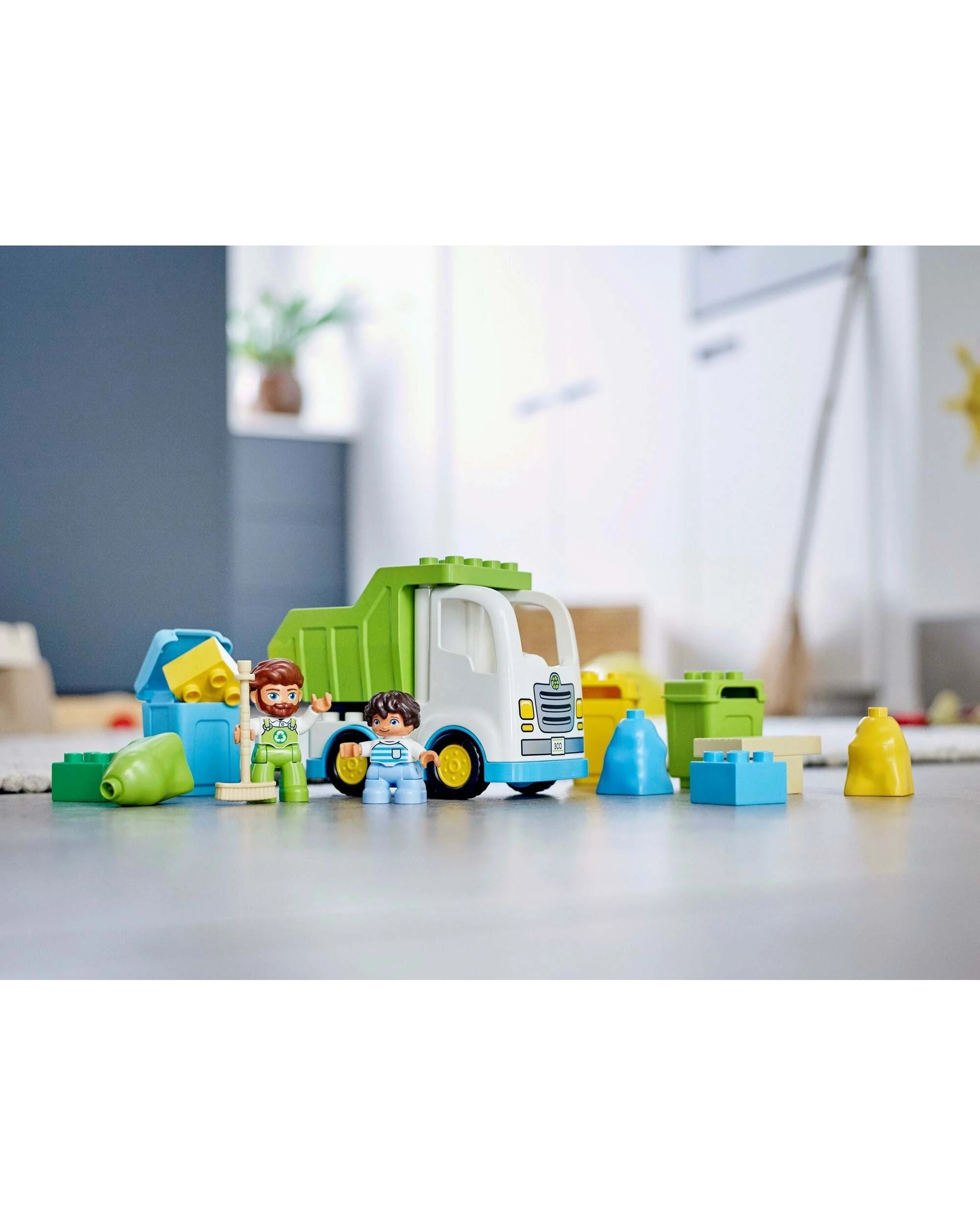 5 LEGO 10945 DUPLO Garbage Truck & Recycling Playset, 5 of 5