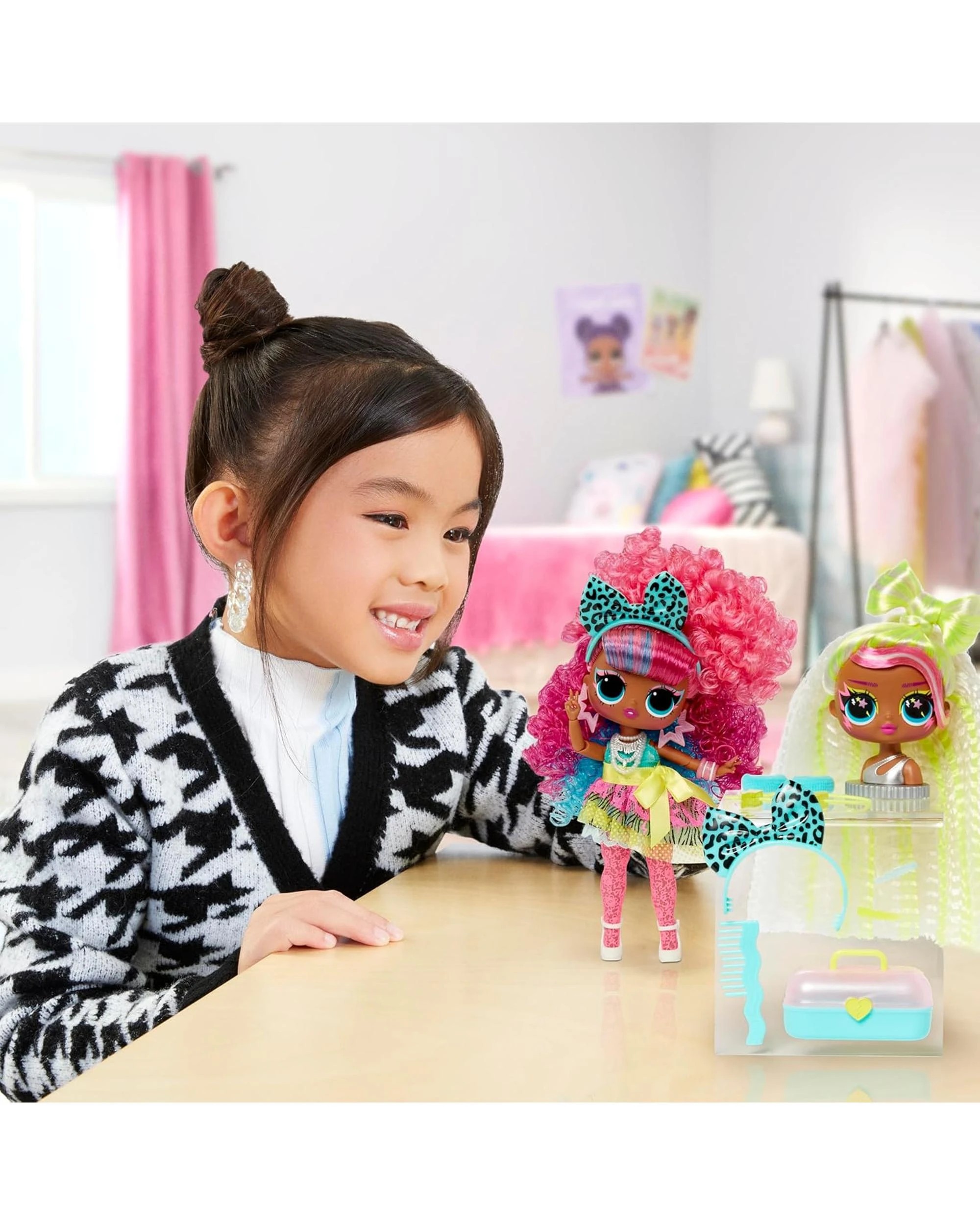 3 L.O.L. Surprise Tweens Surprise Swap Curls-2-Crimps Cora Fashion Doll, 3 of 3