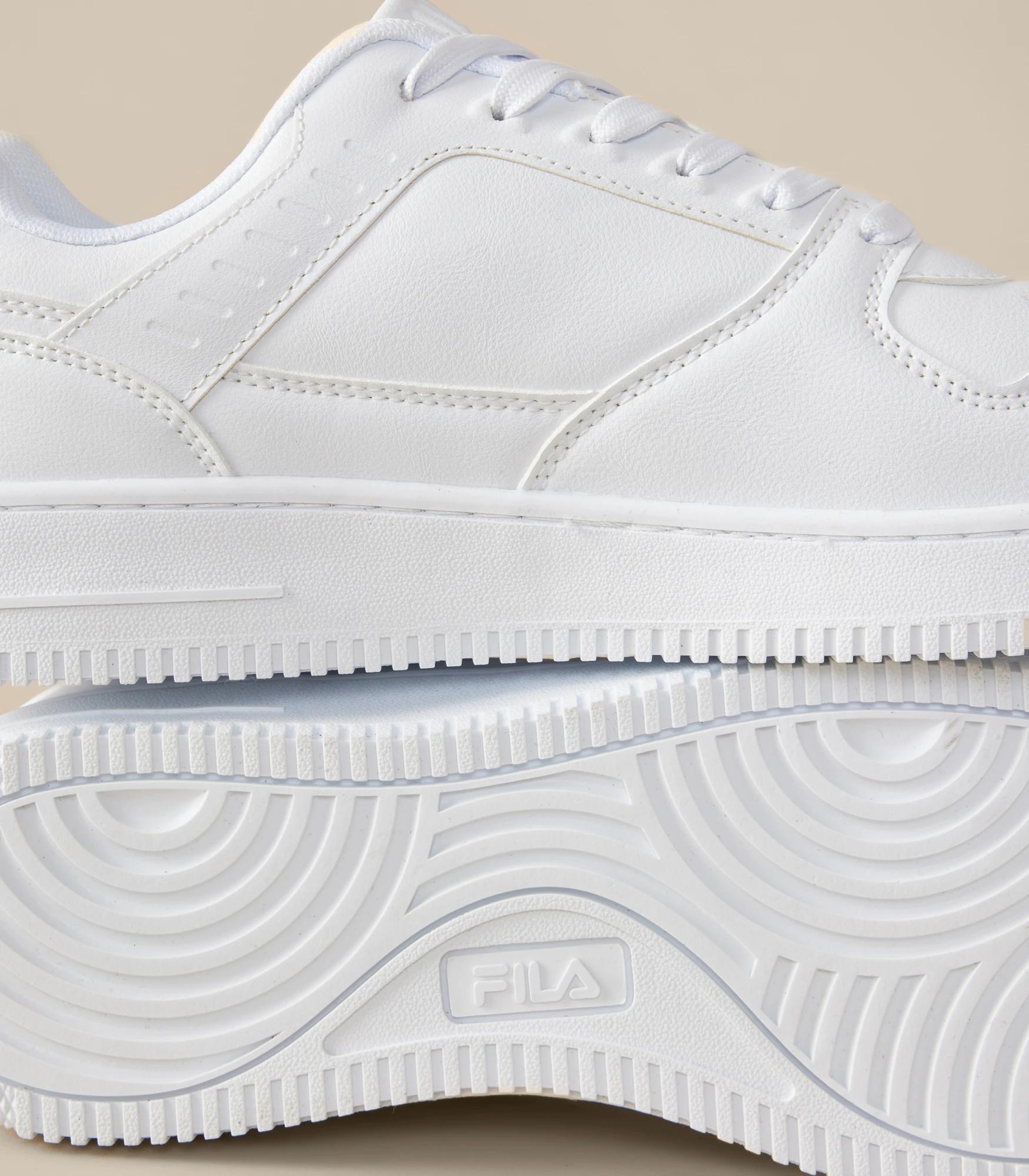 6 Womens Fila Aquino Sneaker WHITE, 6 of 6