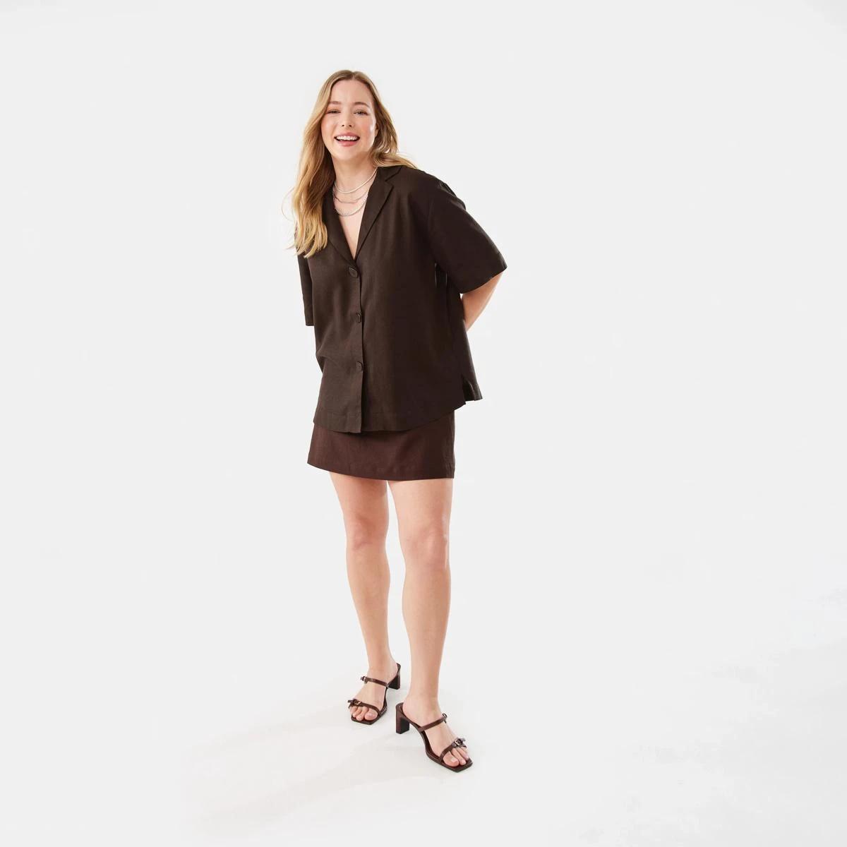 2 Short Sleeve Boxy Linen Blend Shirt MELTED CHOCOLATE, 2 of 9