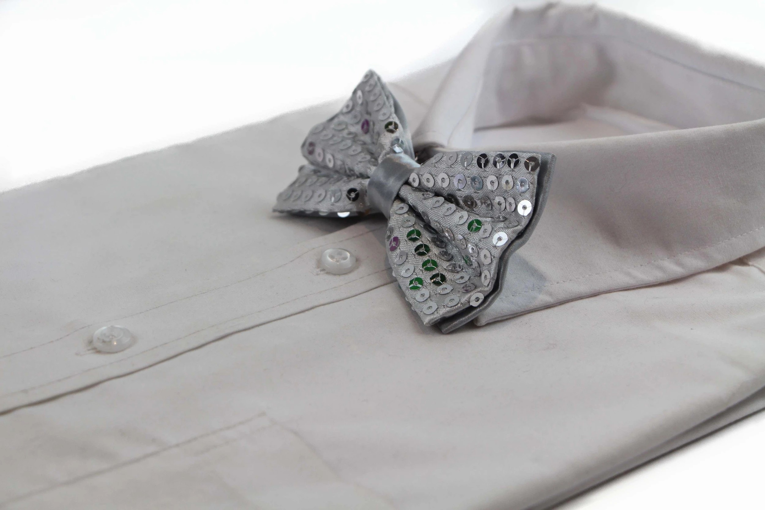 1 Zasel Mens Silver Sequin Patterned Bow Tie - Silver, 1 of 4