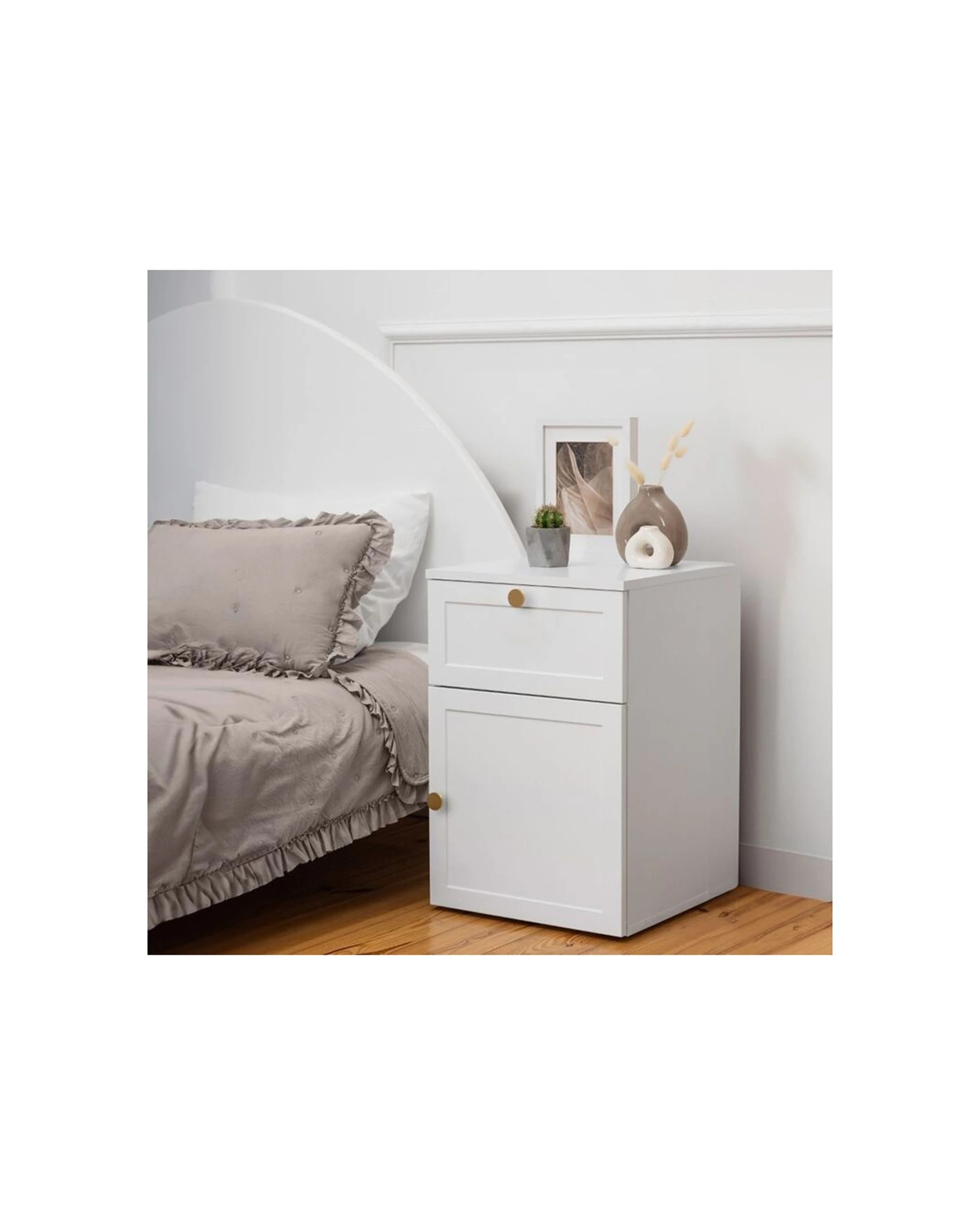 5 European Cabinetry Porto Hamptons Bedside Table Brass Round Handle - White, 5 of 5