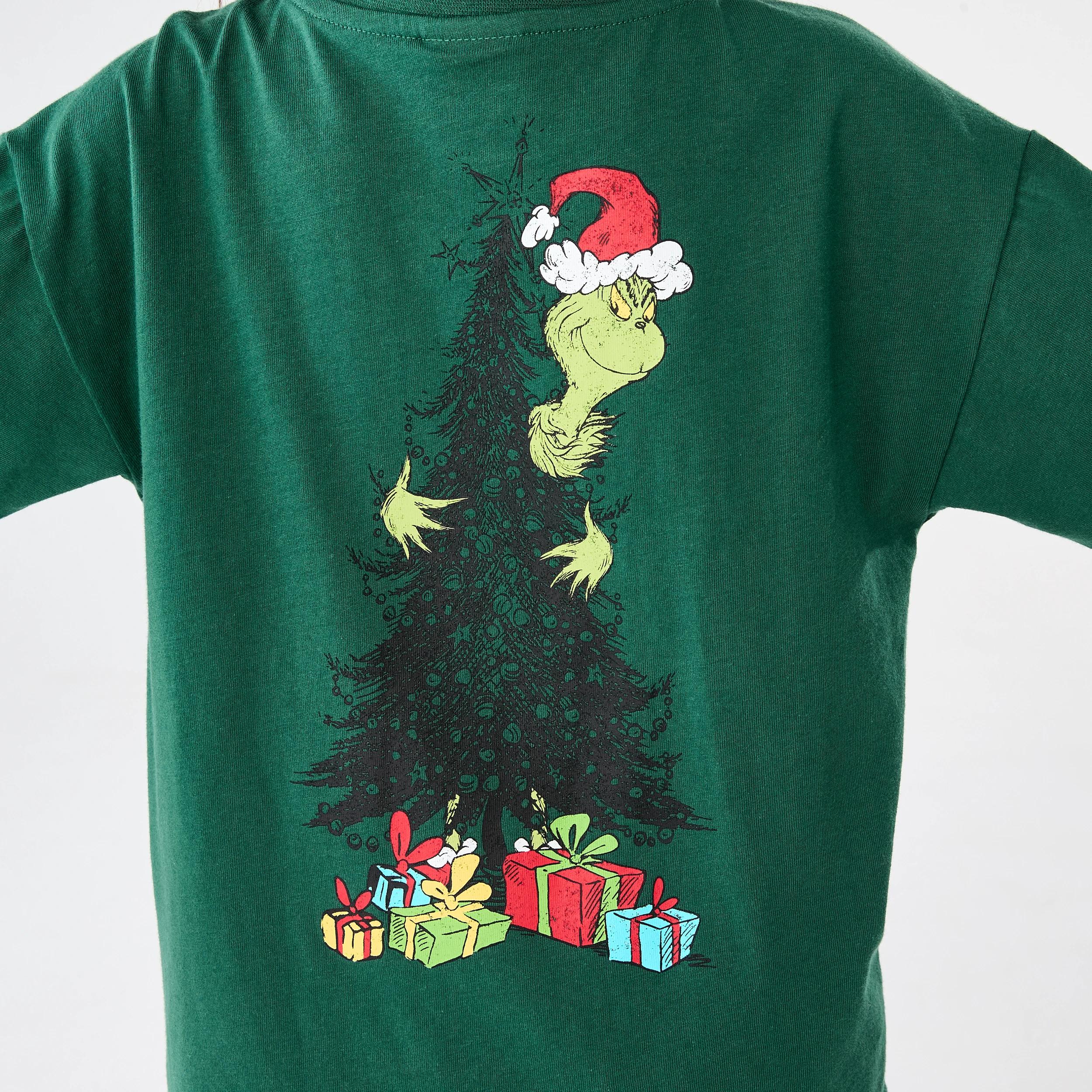 6 The Grinch License Christmas Oversized T-shirt GRINCH FAMILY XMAS PRINT GREEN KIDS, 6 of 8