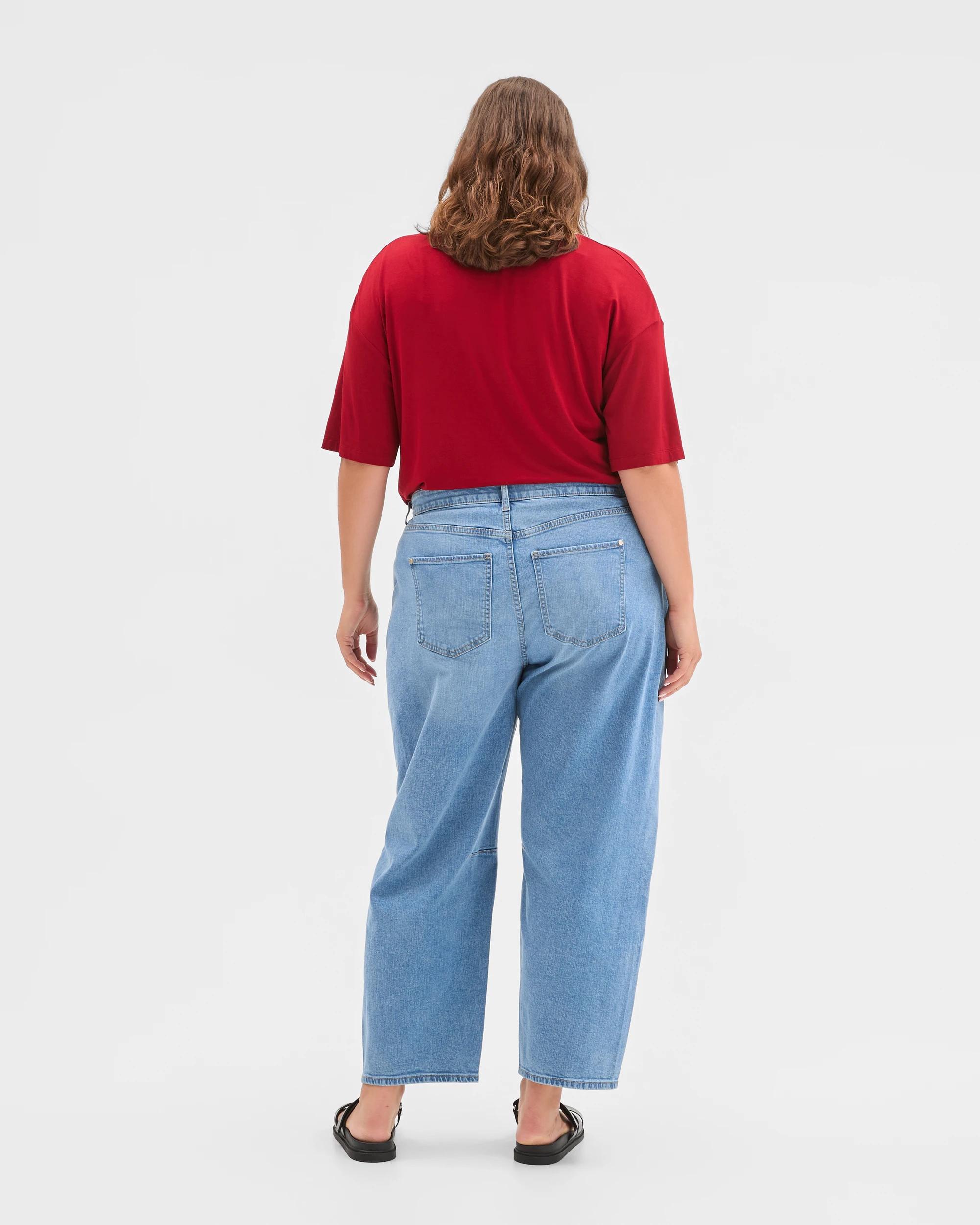 4 Target Curve Plus Size Denim Forward Seam Barrel Leg Jeans INDIGO, 4 of 6