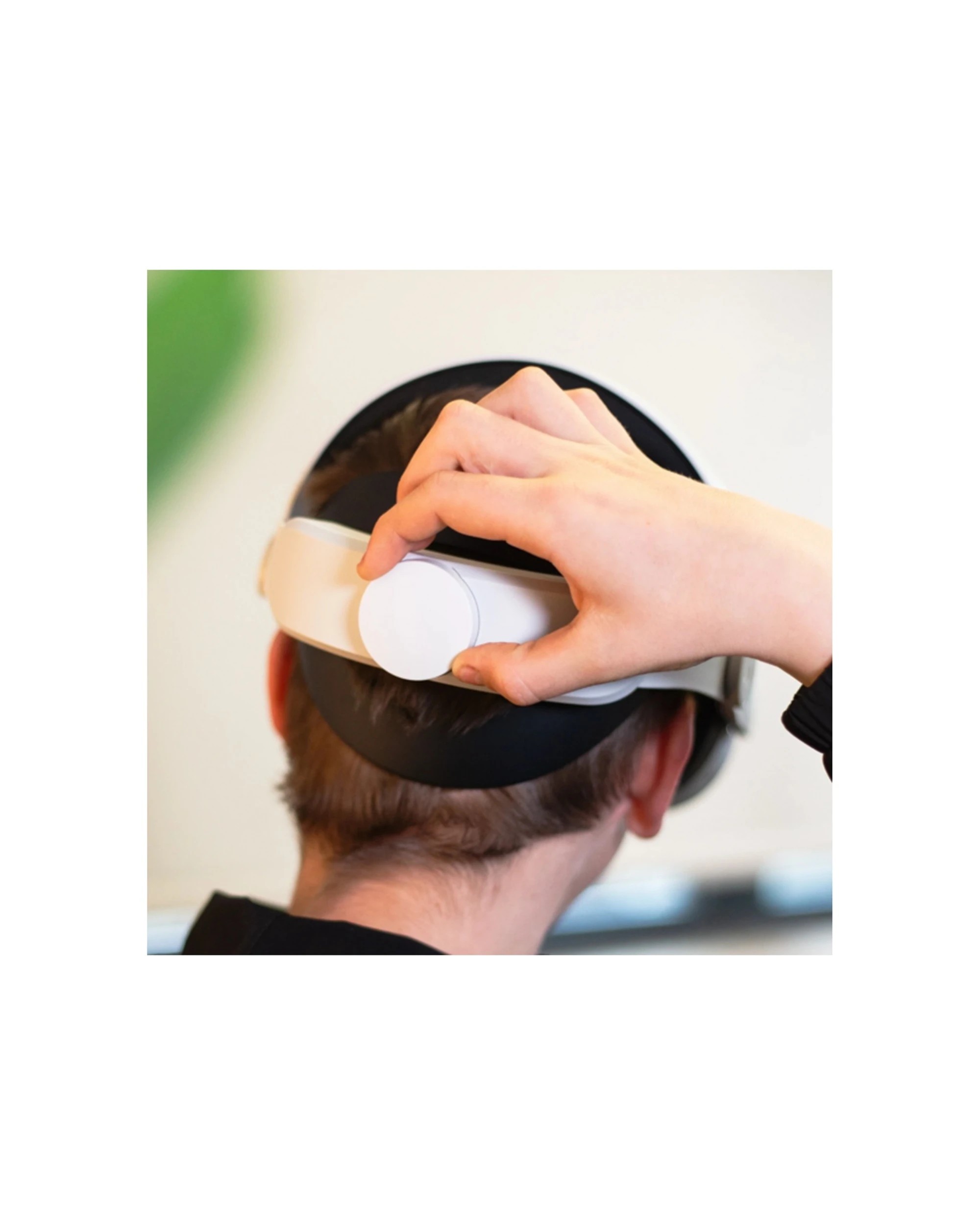 5 4Gamers Virtual Reality Pro Head Strap Meta Quest 3 And 3S Compatible Accessory - White, 5 of 5