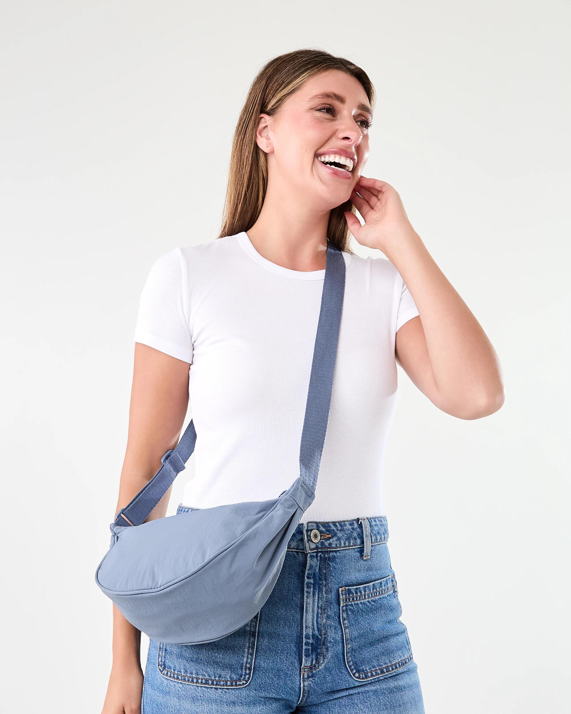 6 Urban Crescent Sling Bag Blu Willow, 6 of 7