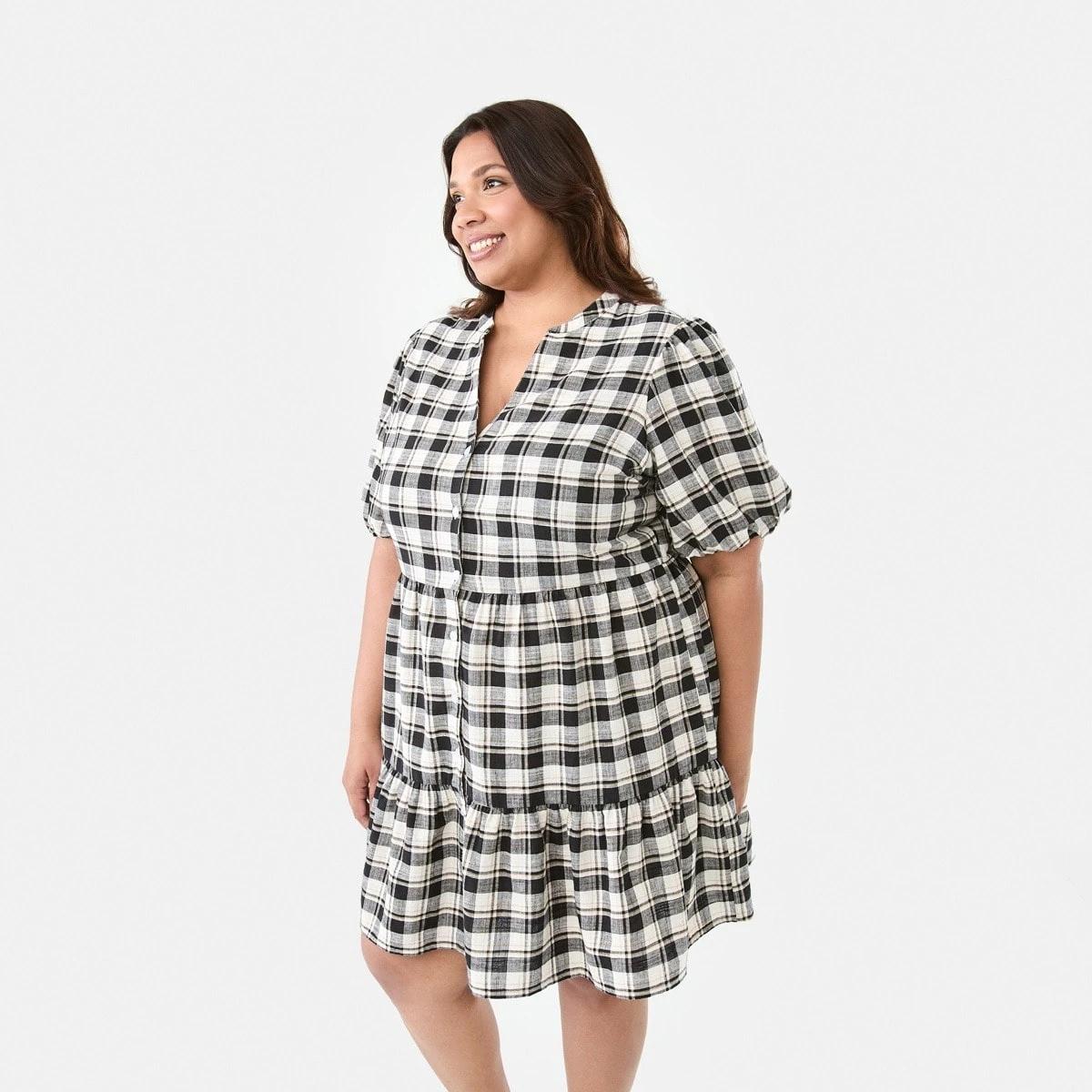 2 Curve Short Sleeve Smock Check Dress Chk Blk S, 2 of 9