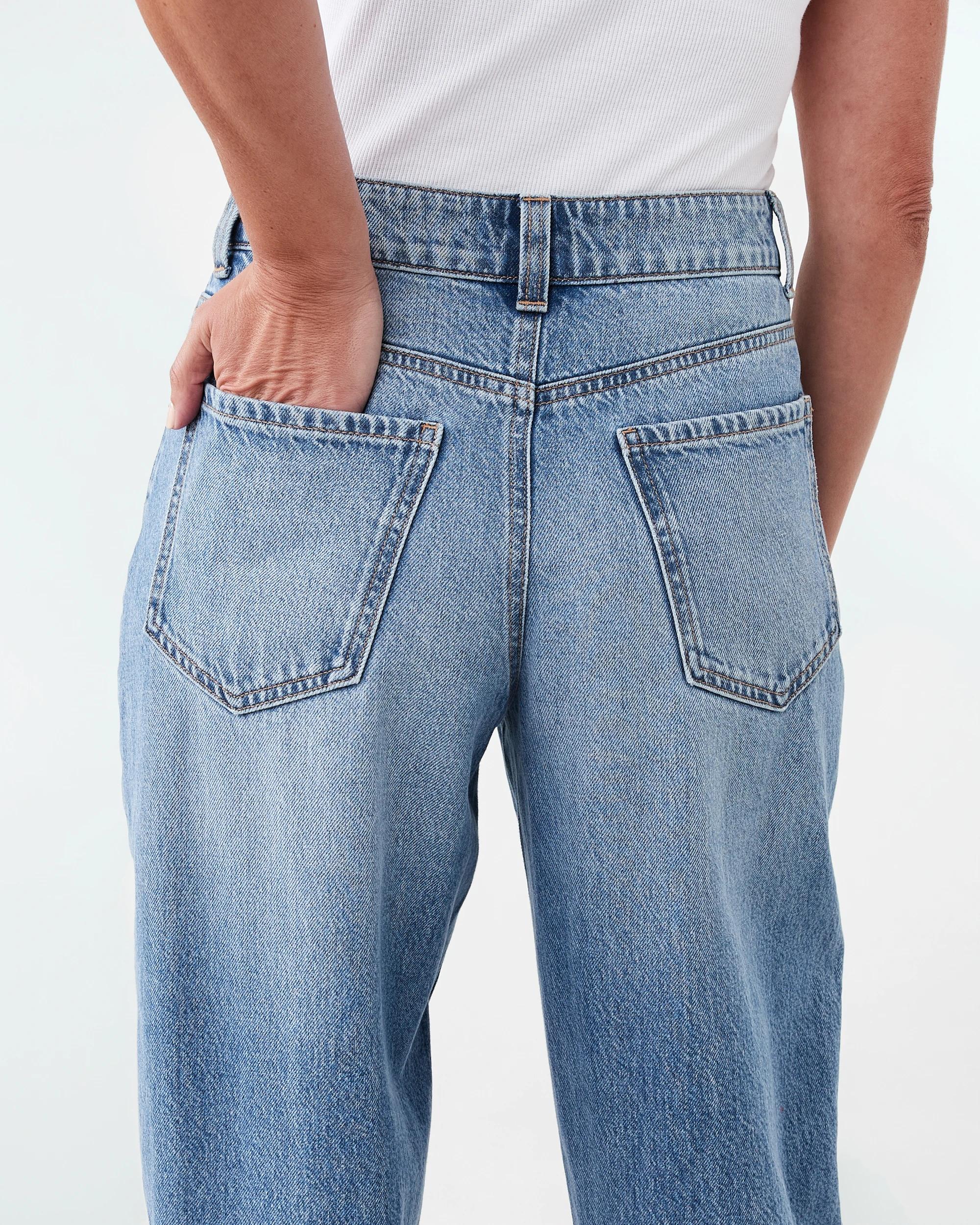 7 Barrel Leg Jeans Mid Wash, 7 of 9