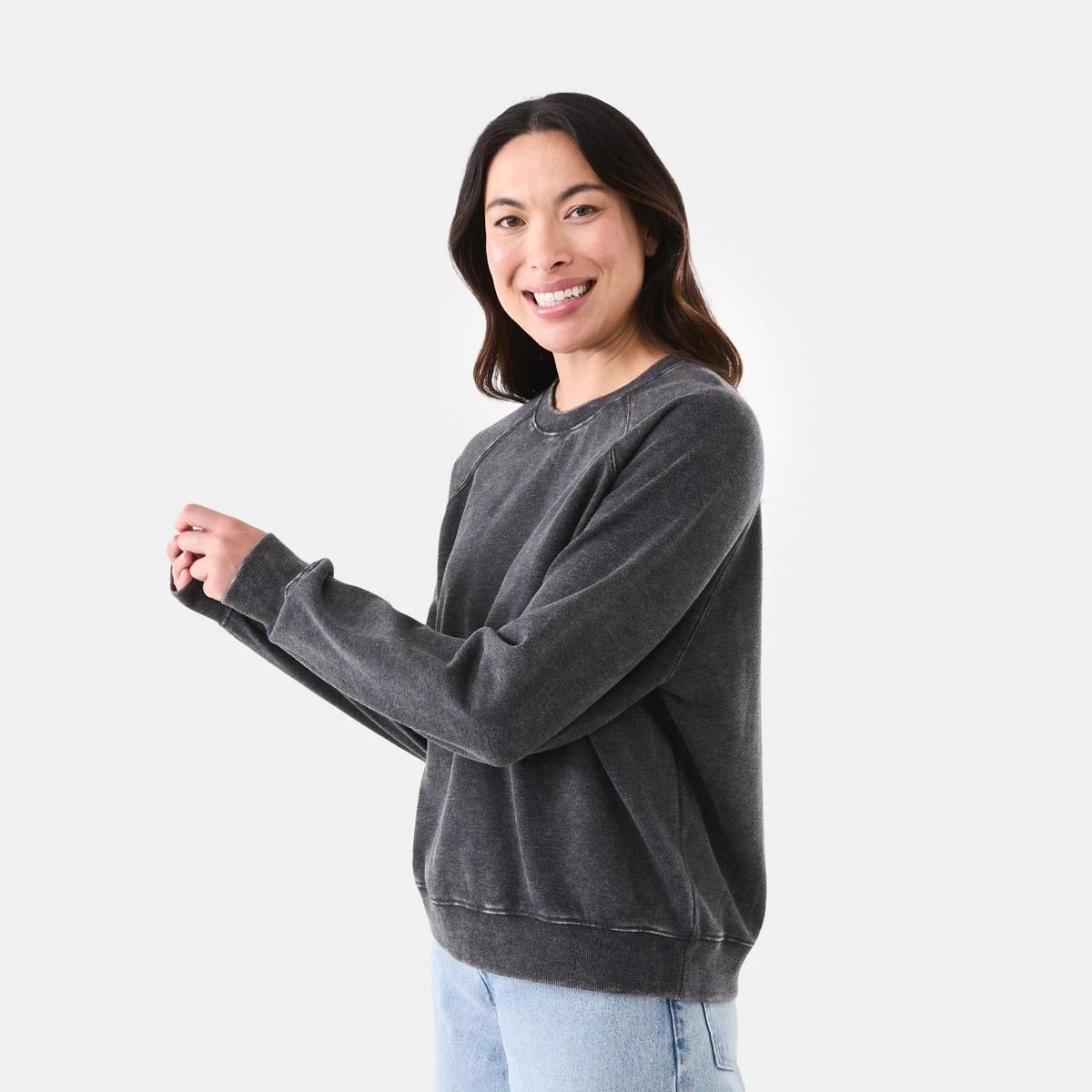 2 Long Sleeve Washed Sweatshirt Black, 2 of 5