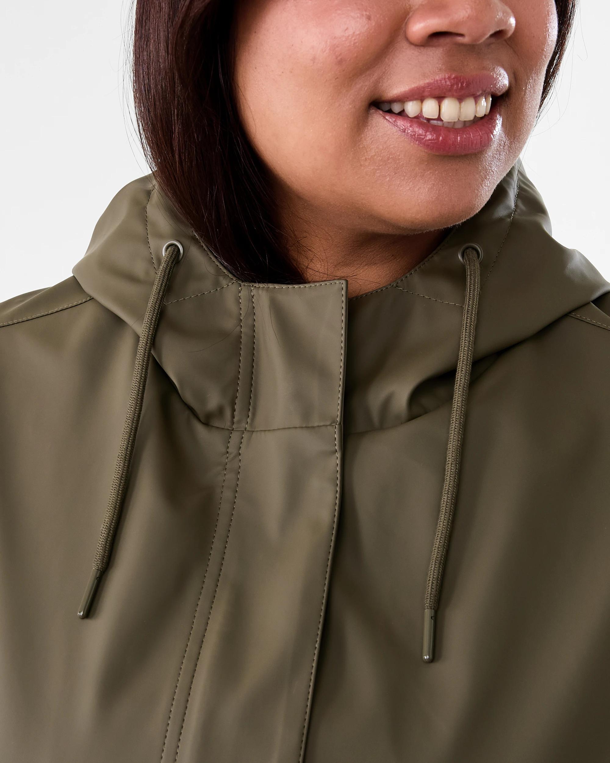 6 Curve Rain Coat Deep Olive, 6 of 9