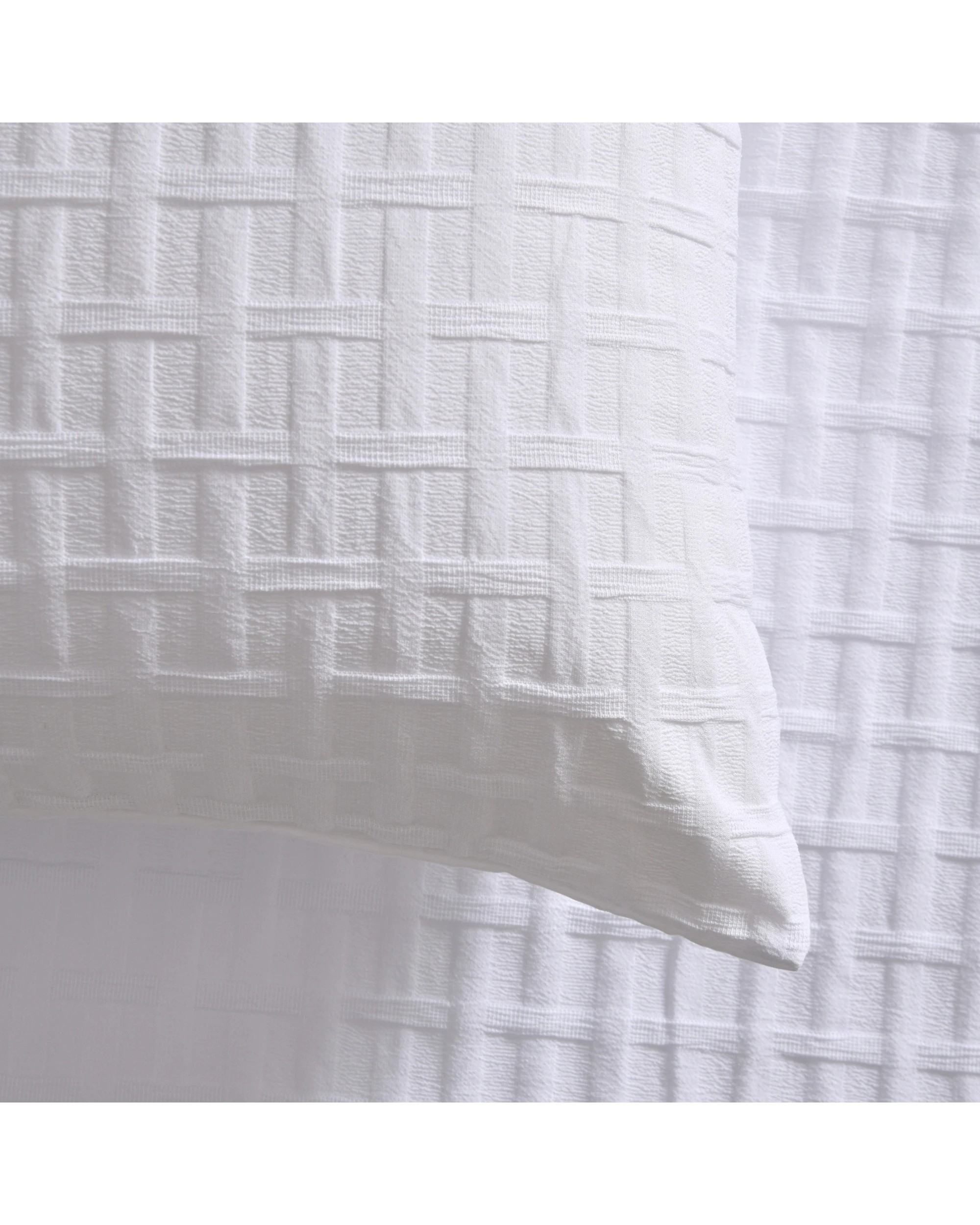 5 Dreamaker Aubrey Jacquard Quilt Cover Set - Super King Bed - White, 5 of 7