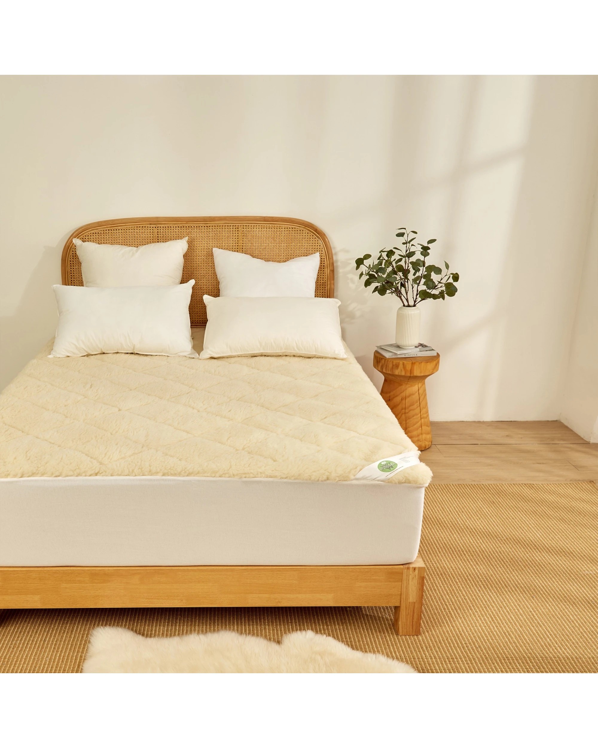 1 Wooltara Imperial Luxury 2 Layer Reversible Washable Australian Wool Underblanket - Single Bed - White, 1 of 9