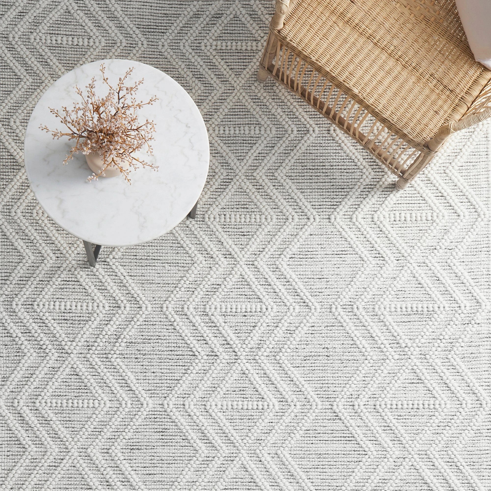 2 Common Ground Rugs Chateau Clara 280x190cm - Large Hand Loomed Rug - White, 2 of 10
