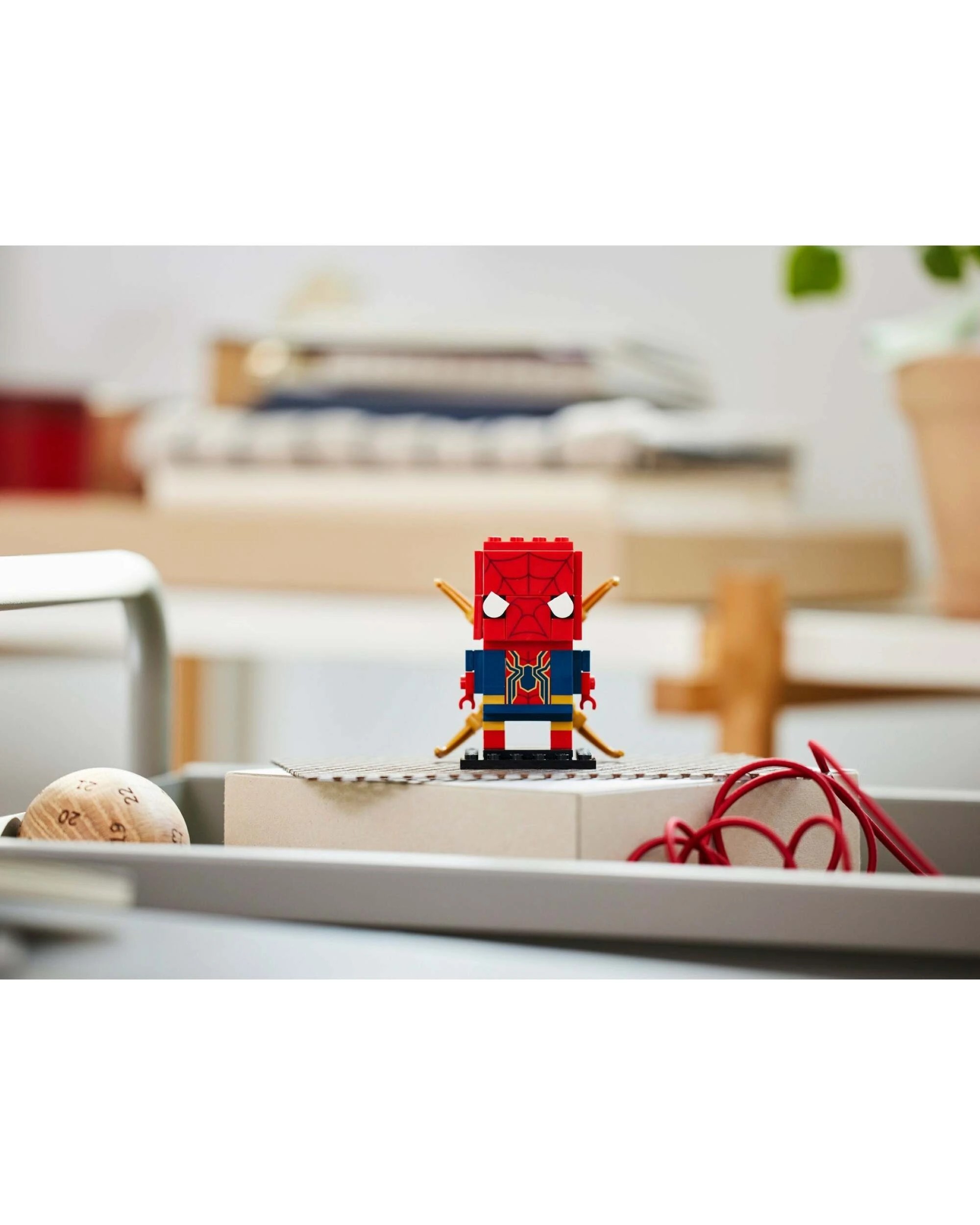 3 LEGO BrickHeadz 40670 Iron Spider-Man, 3 of 4