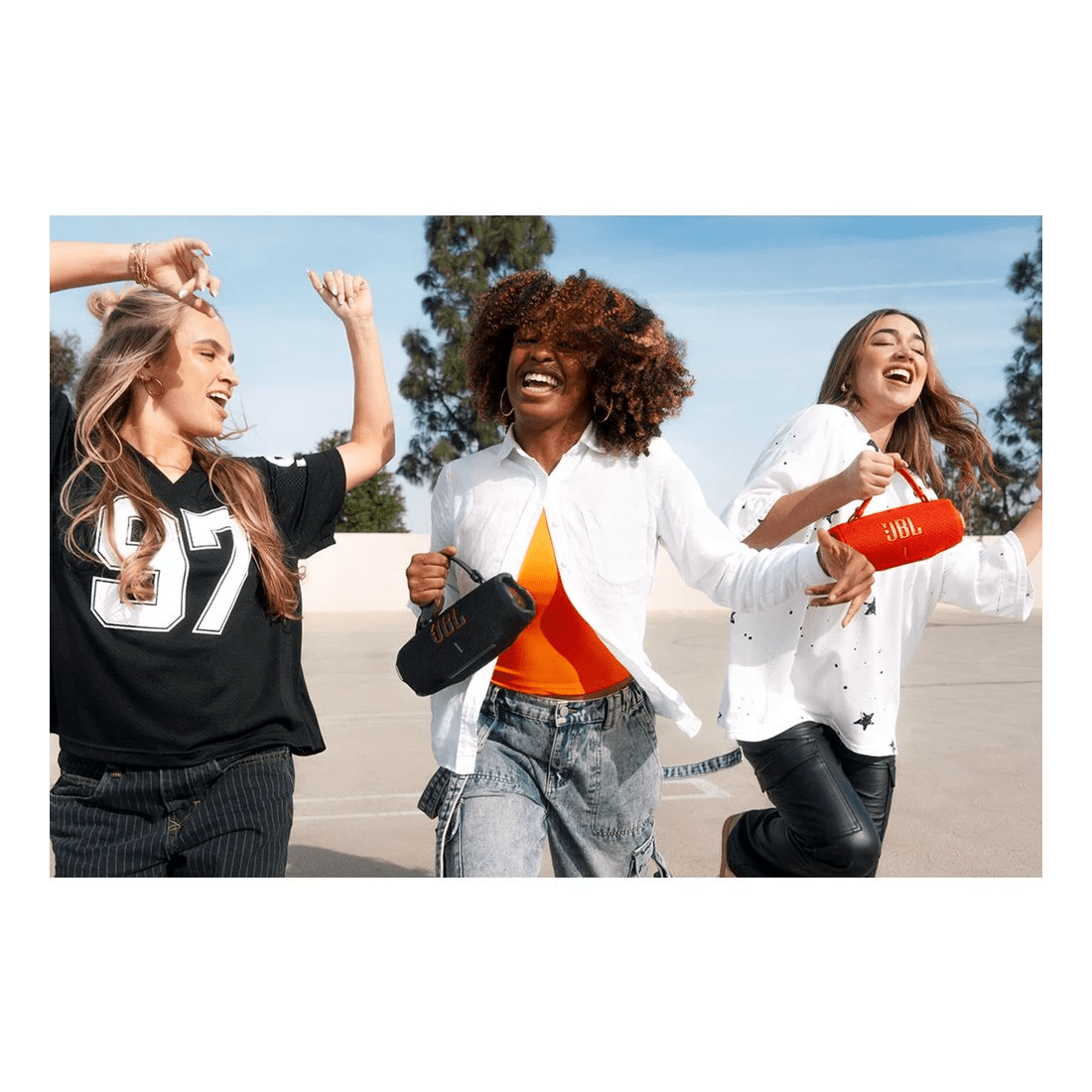 8 JBL Charge 6 Bluetooth Speaker Red, 8 of 8