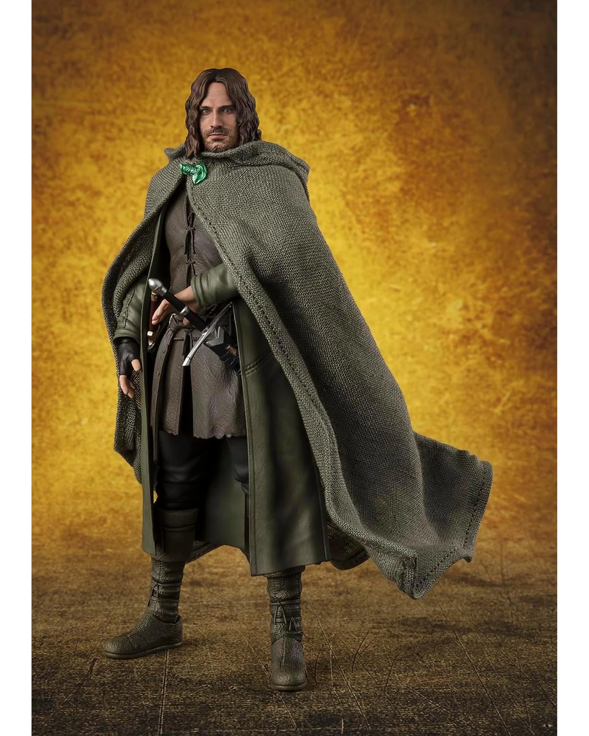 2 Tamashii Nations S.H. Figuarts The Lord of the Rings Aragorn Figure, 2 of 6