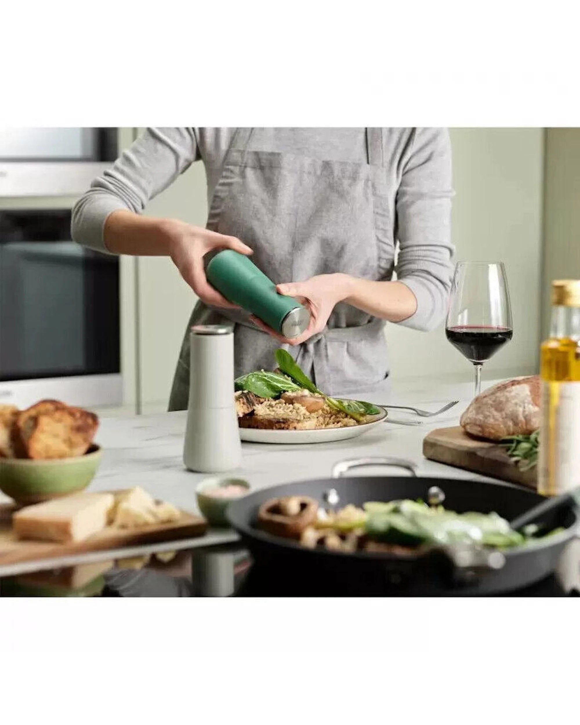 5 Joseph Joseph Milltop Salt & Pepper Set Editions Sage, 5 of 5