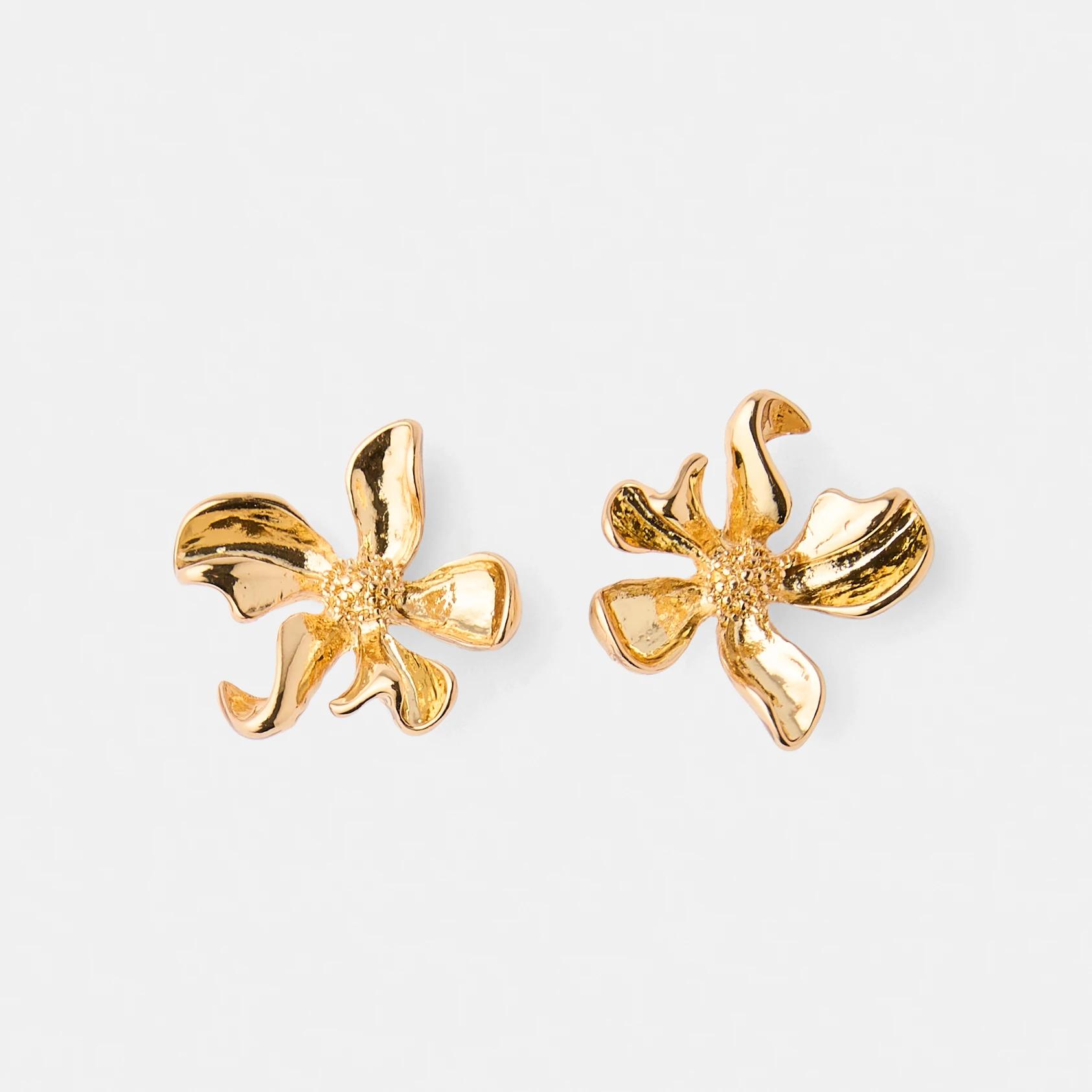 1 18K Gold Plated Flower Stud Earrings Gold, 1 of 5