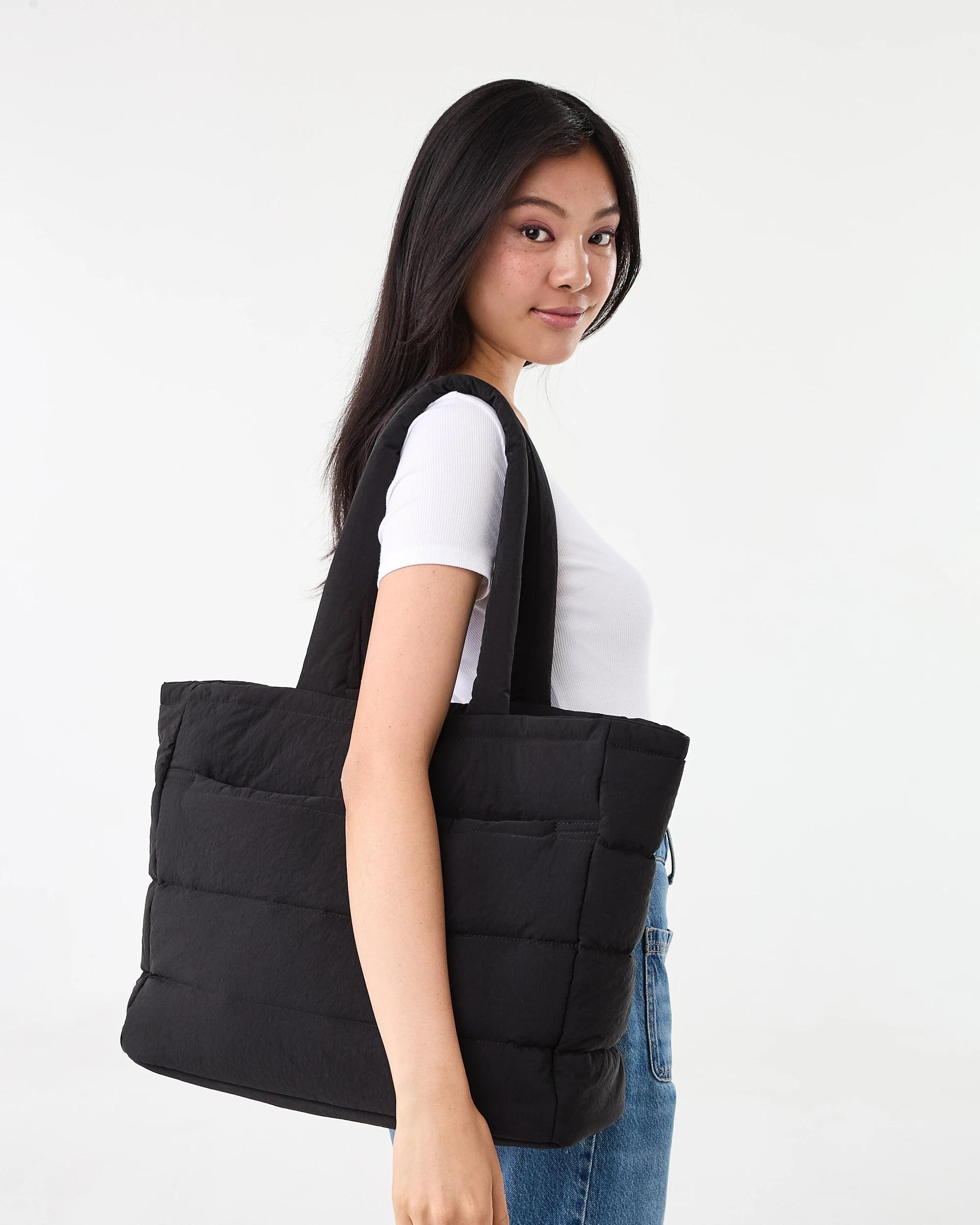 5 Padded Tote Bag Black, 5 of 6