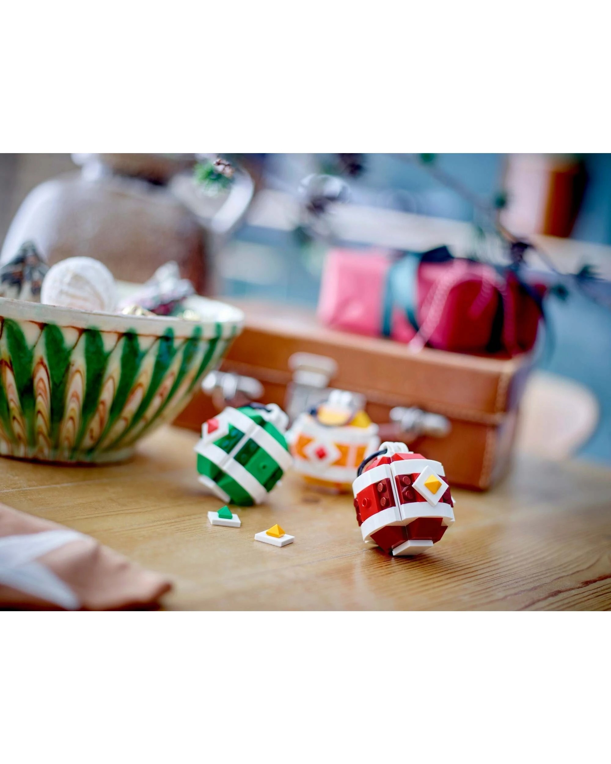 4 LEGO 40604 Christmas Decor Set, 4 of 4