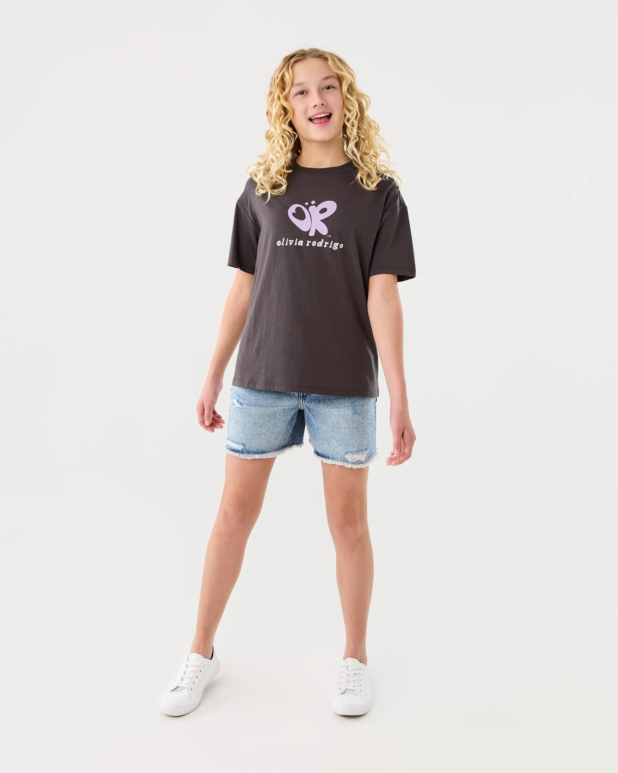 7 Olivia Rodrigo License Oversized T-shirt Olivia, 7 of 8