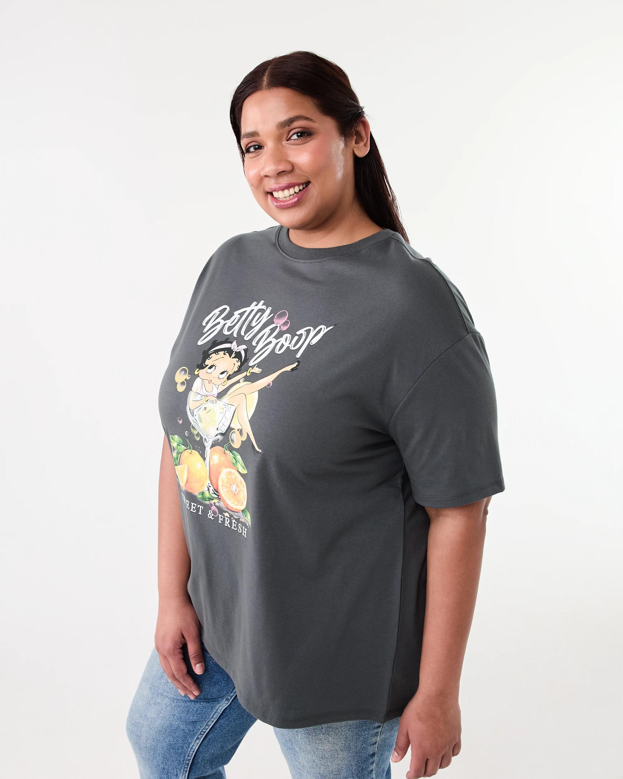 2 Curve Short Sleeve Betty Boop License T-shirt Bet Boop, 2 of 5