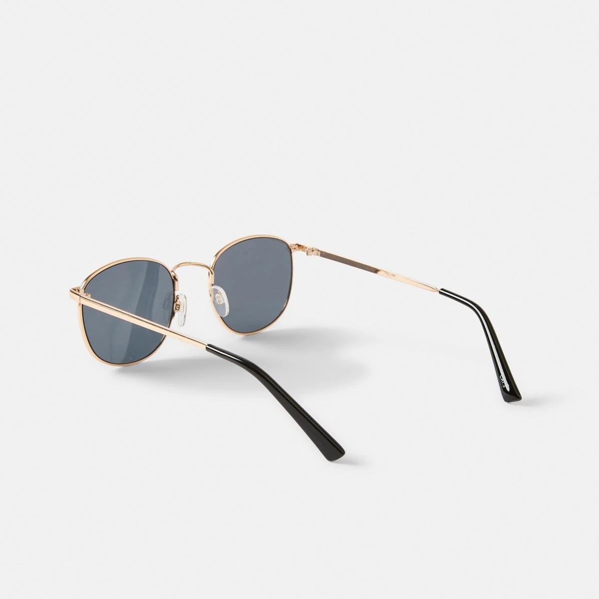 3 Classic Round Metal Sunglasses Gold, 3 of 6