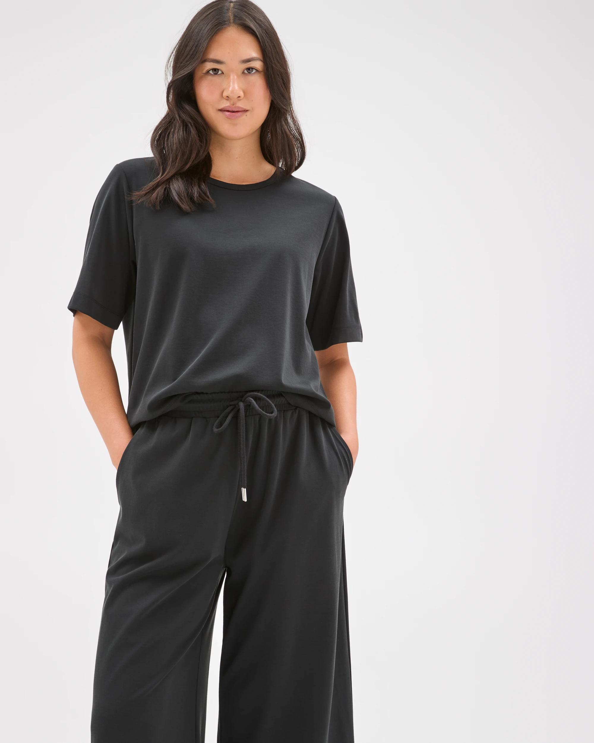 4 Target Woman Relaxed Wide Leg Drape Pants WASHED BLACK, 4 of 7