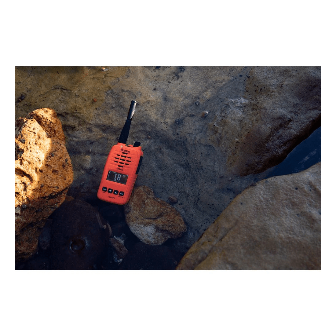 4 Uniden 5W Waterproof Smart UHF Radio XTRAK50 Orange, 4 of 5